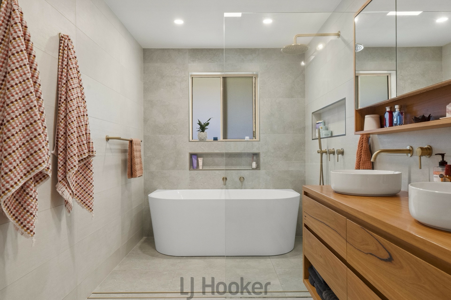 18 Hampstead Way — photo 27 of 30