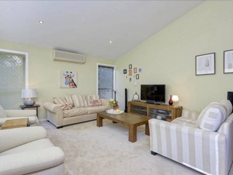 24 Talisman Court,, EATONS HILL