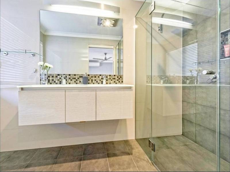 24 Talisman Court,, EATONS HILL