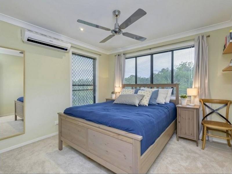 24 Talisman Court,, EATONS HILL