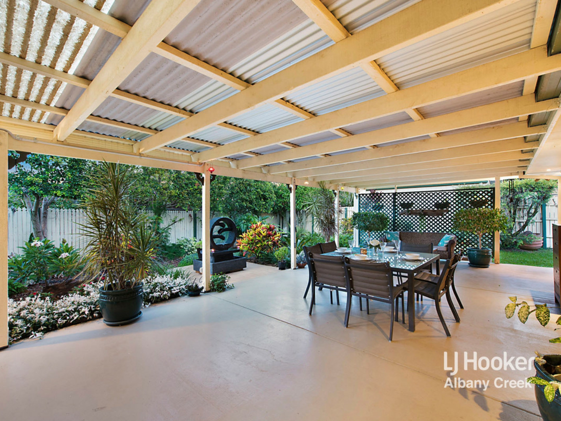 2 Sassafras Court, WARNER