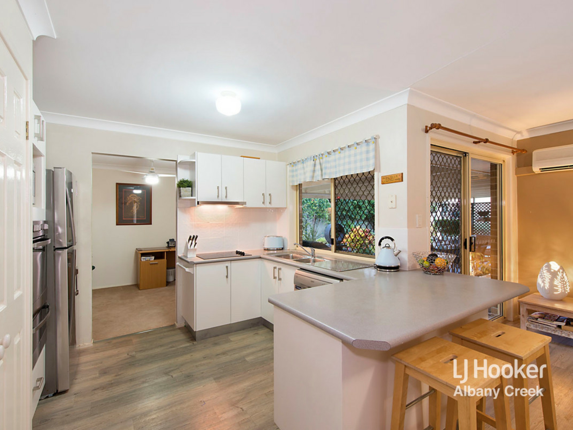 2 Sassafras Court, WARNER