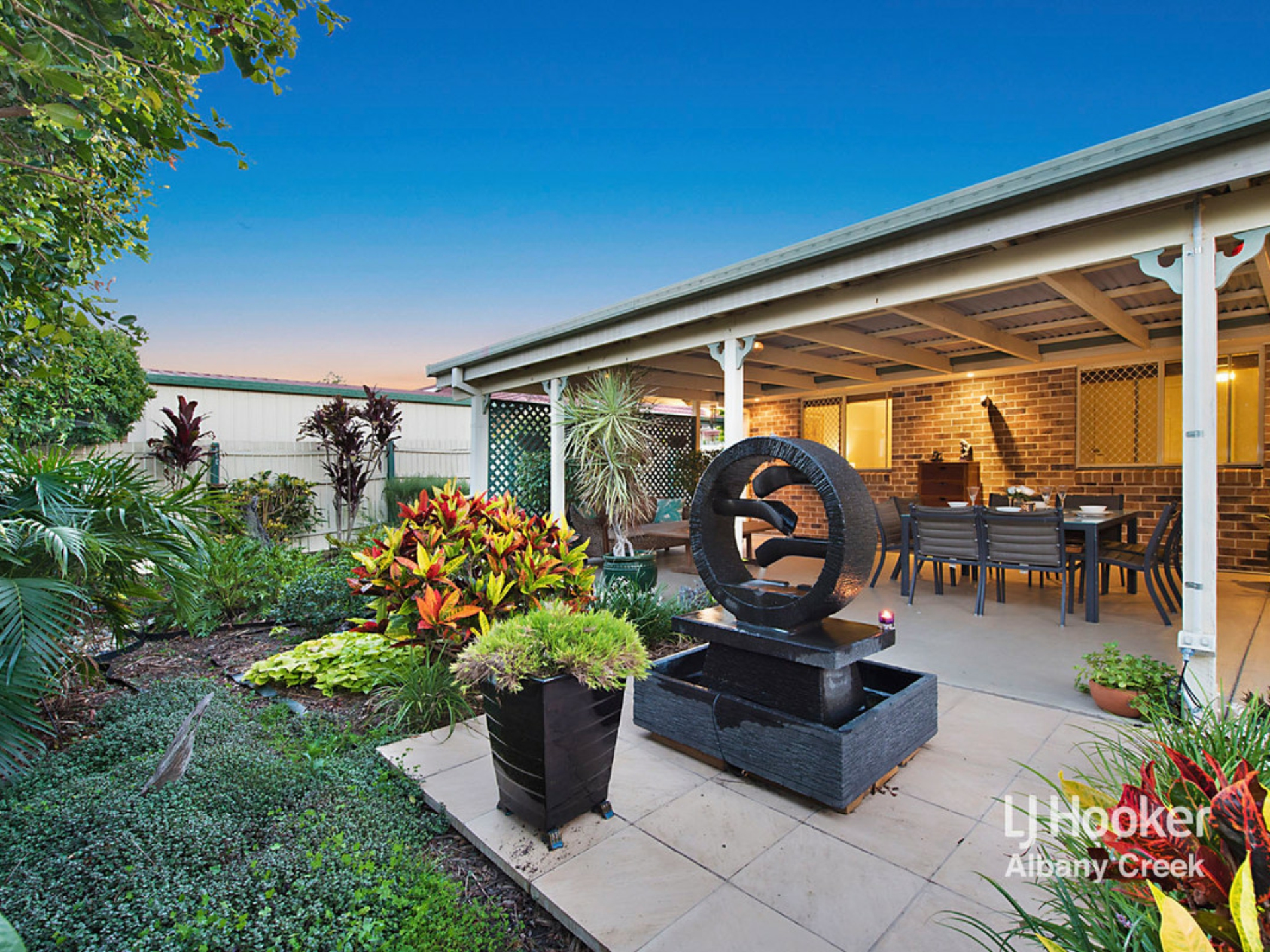 2 Sassafras Court, WARNER