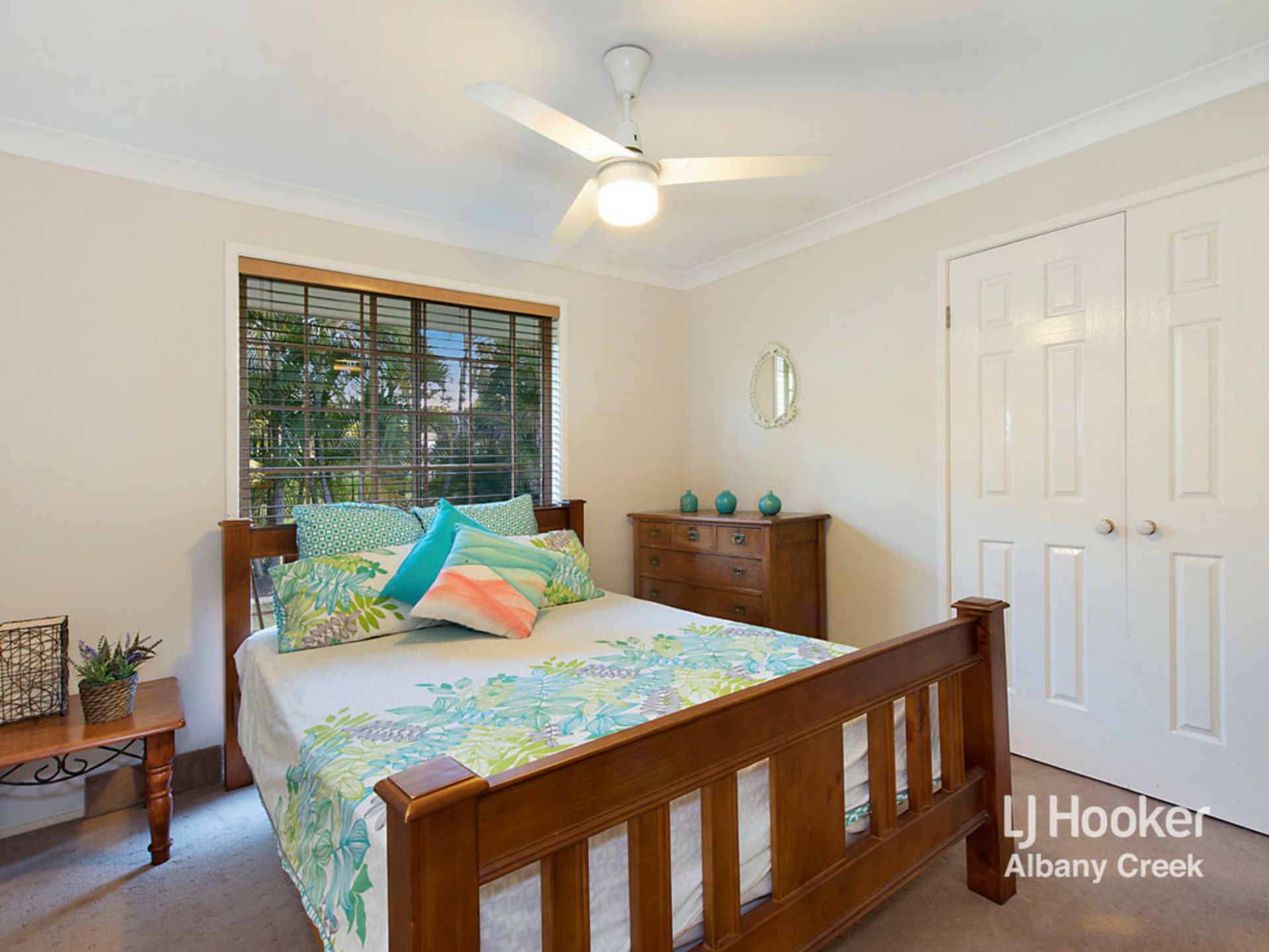 2 Sassafras Court, WARNER