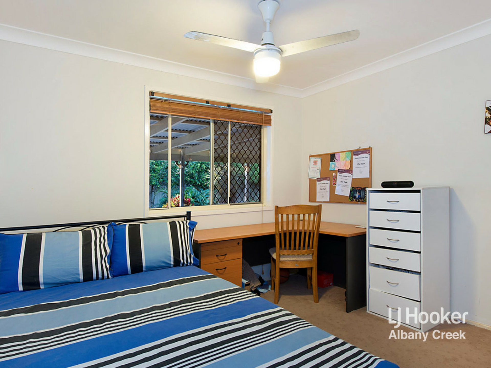 2 Sassafras Court, WARNER