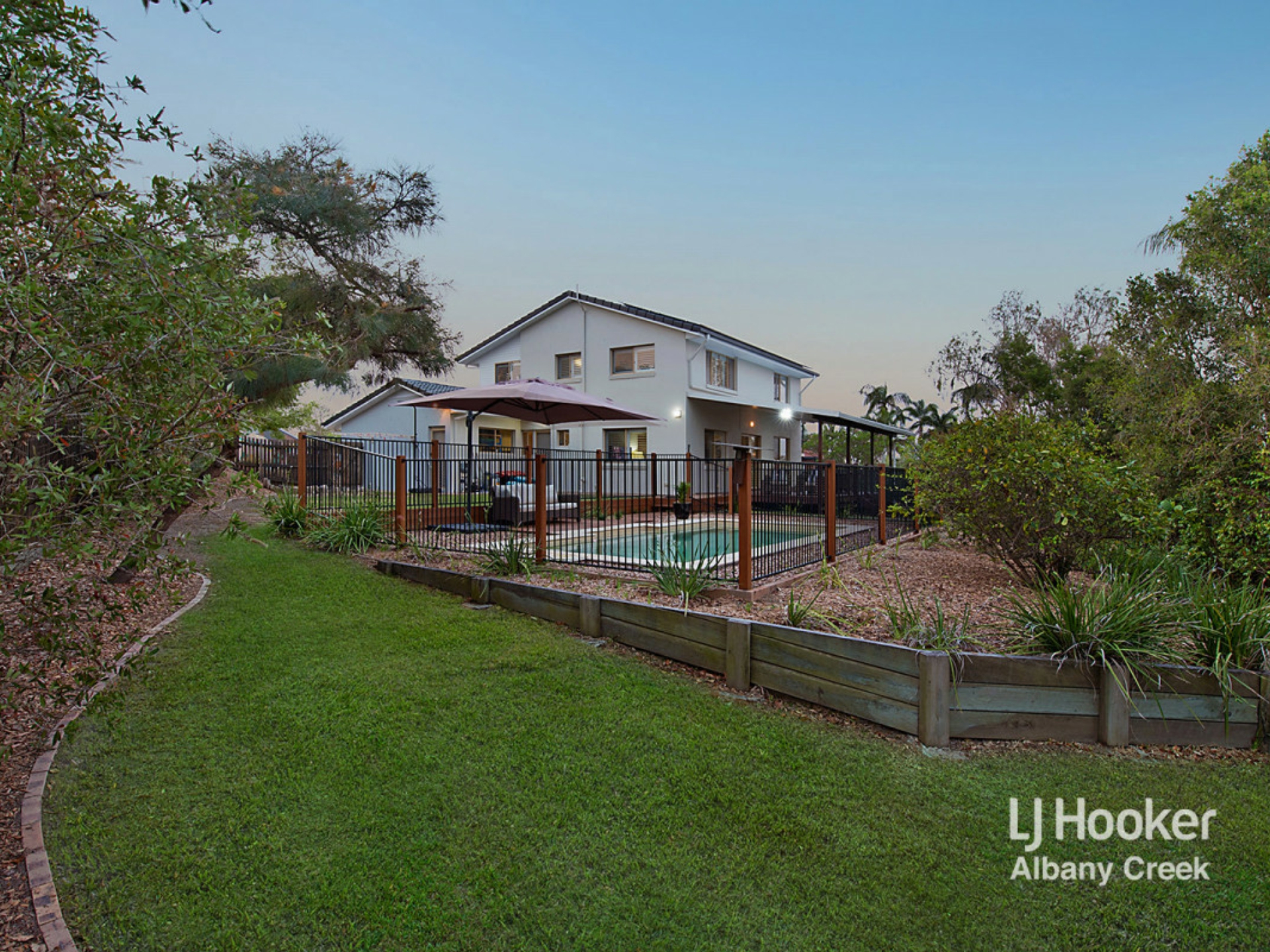 13 St Andrews Court, ALBANY CREEK