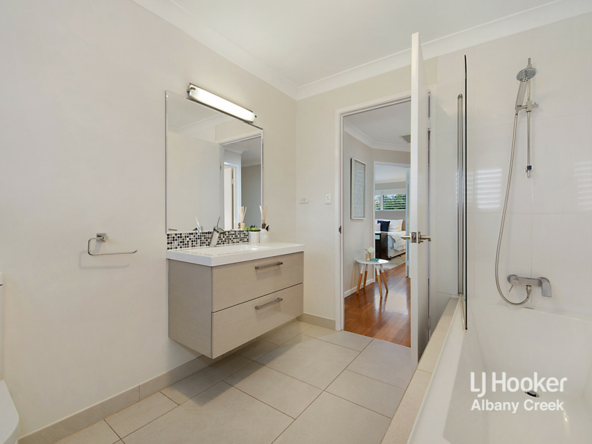 13 St Andrews Court, ALBANY CREEK