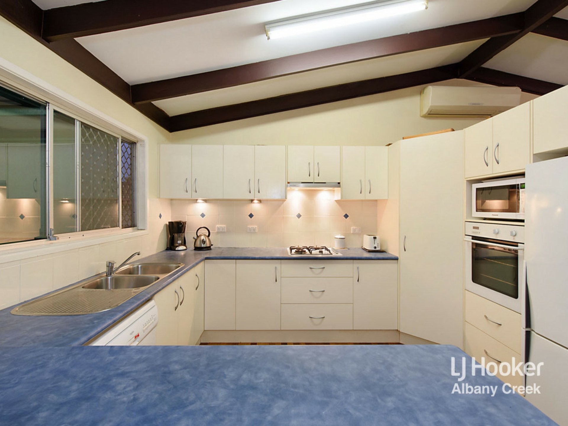 35 Dunbil Avenue, FERNY HILLS