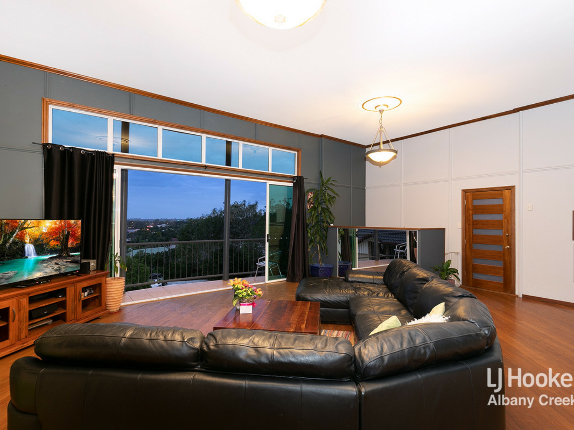 10 Mascotte Court, EATONS HILL