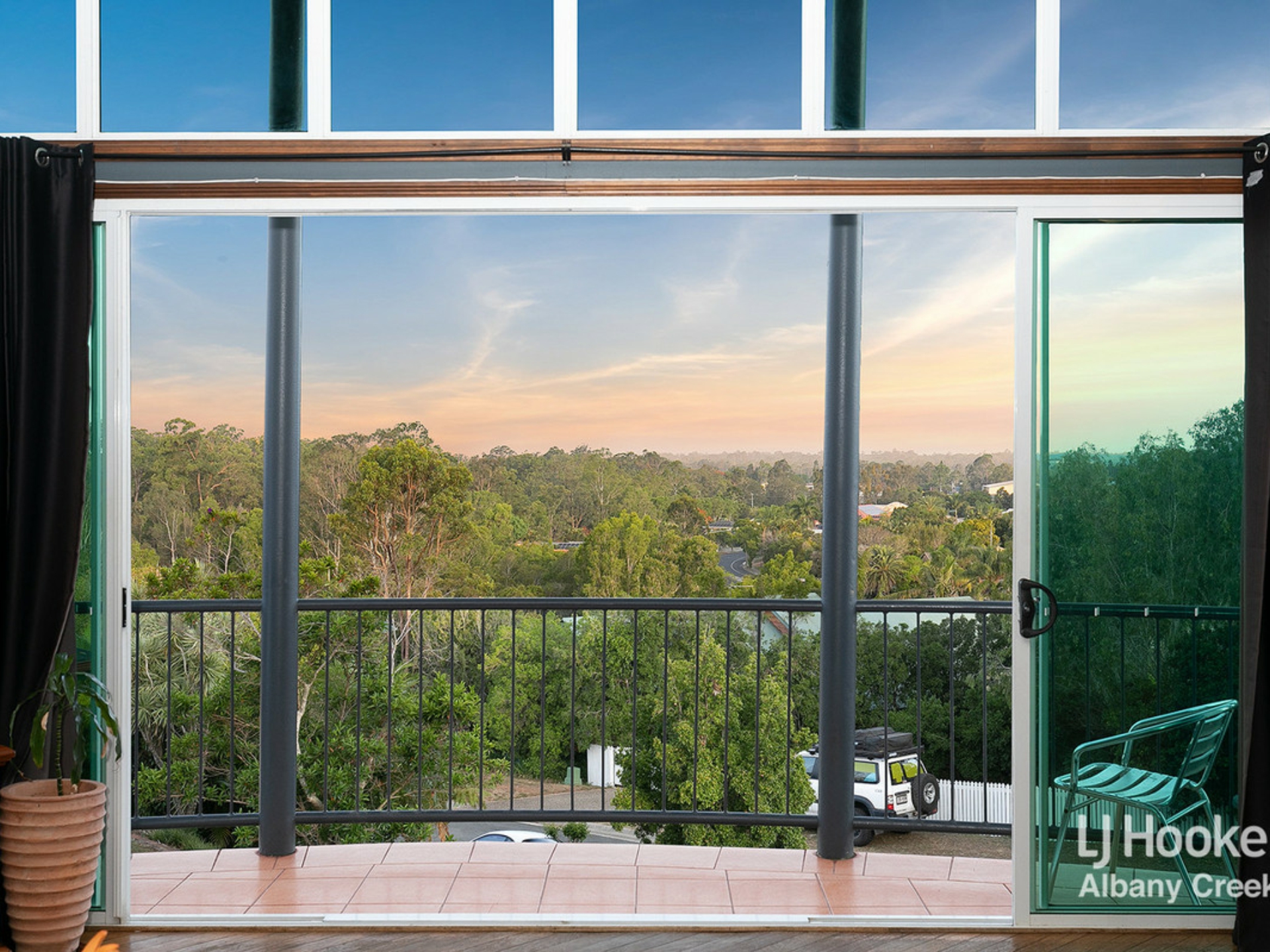 10 Mascotte Court, EATONS HILL