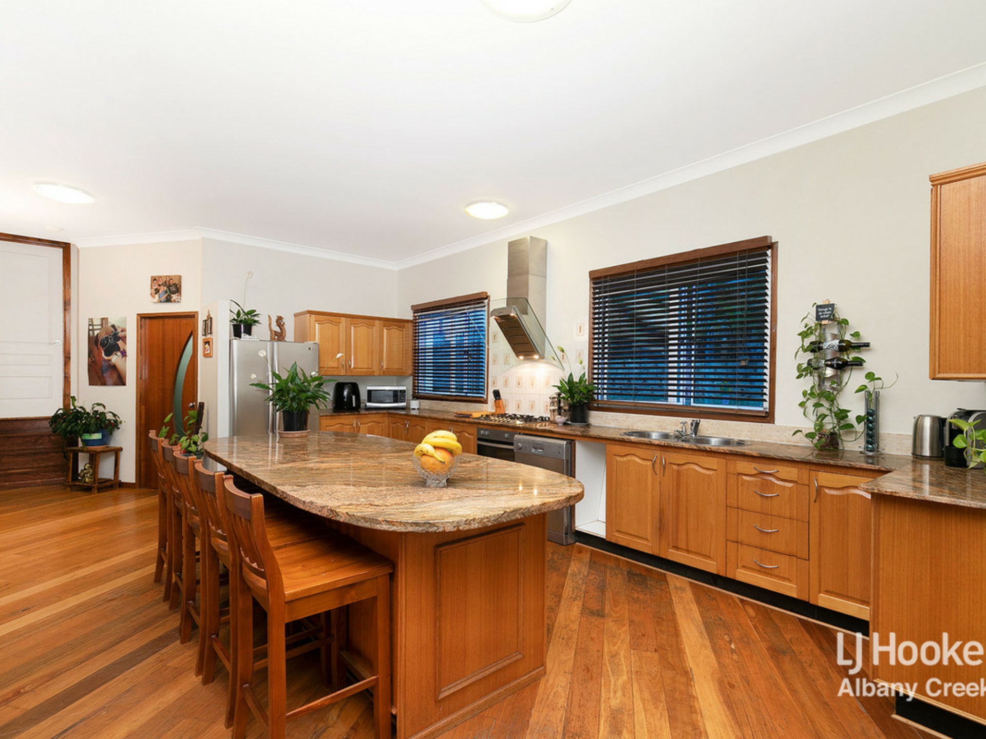 10 Mascotte Court, EATONS HILL