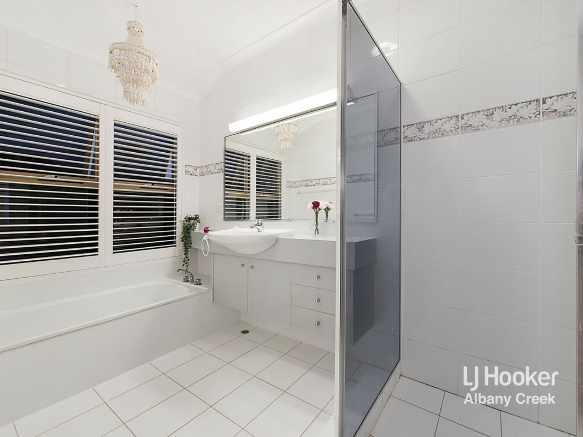 32 Daniel Drive, ALBANY CREEK
