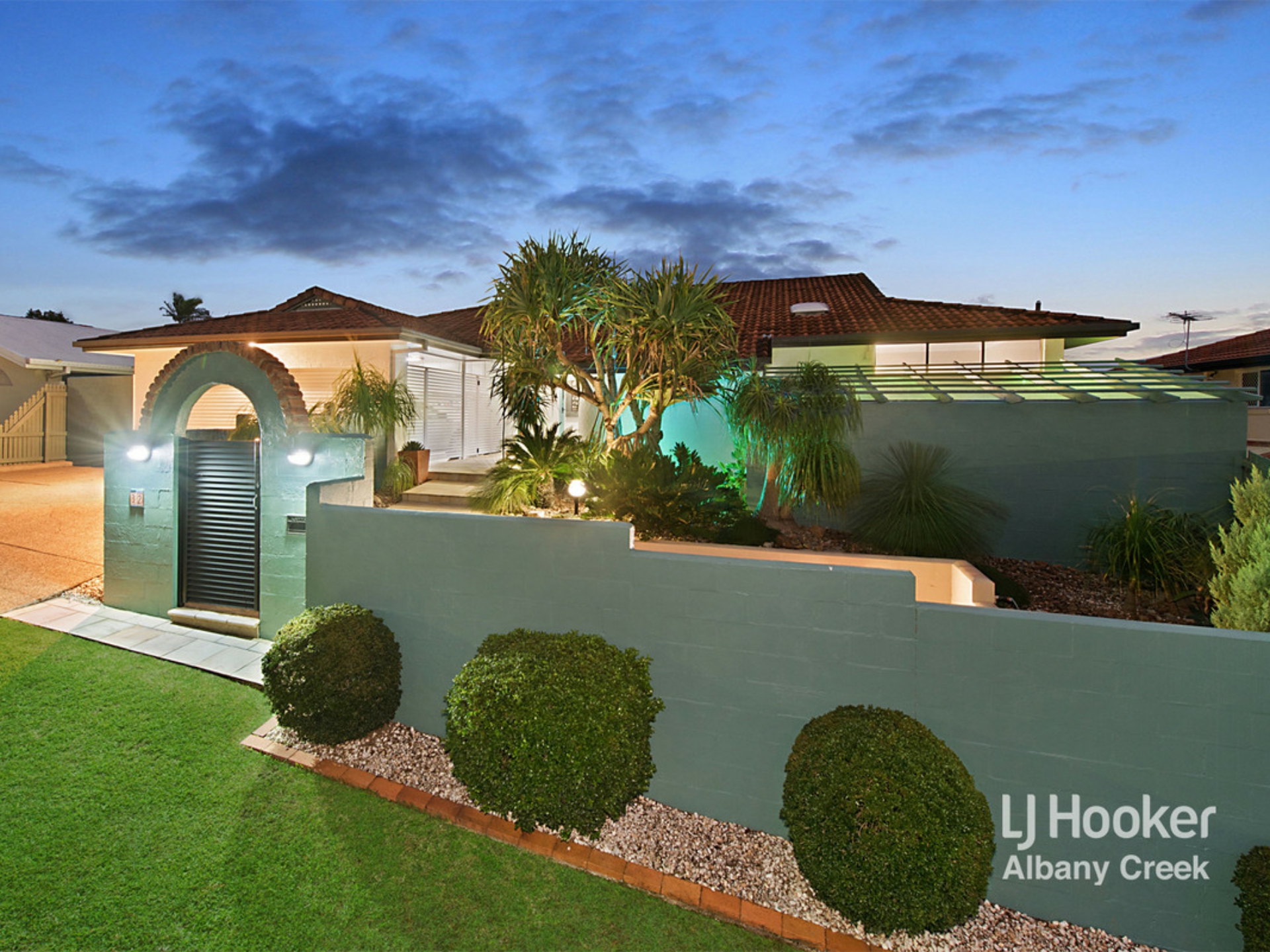 32 Daniel Drive, ALBANY CREEK