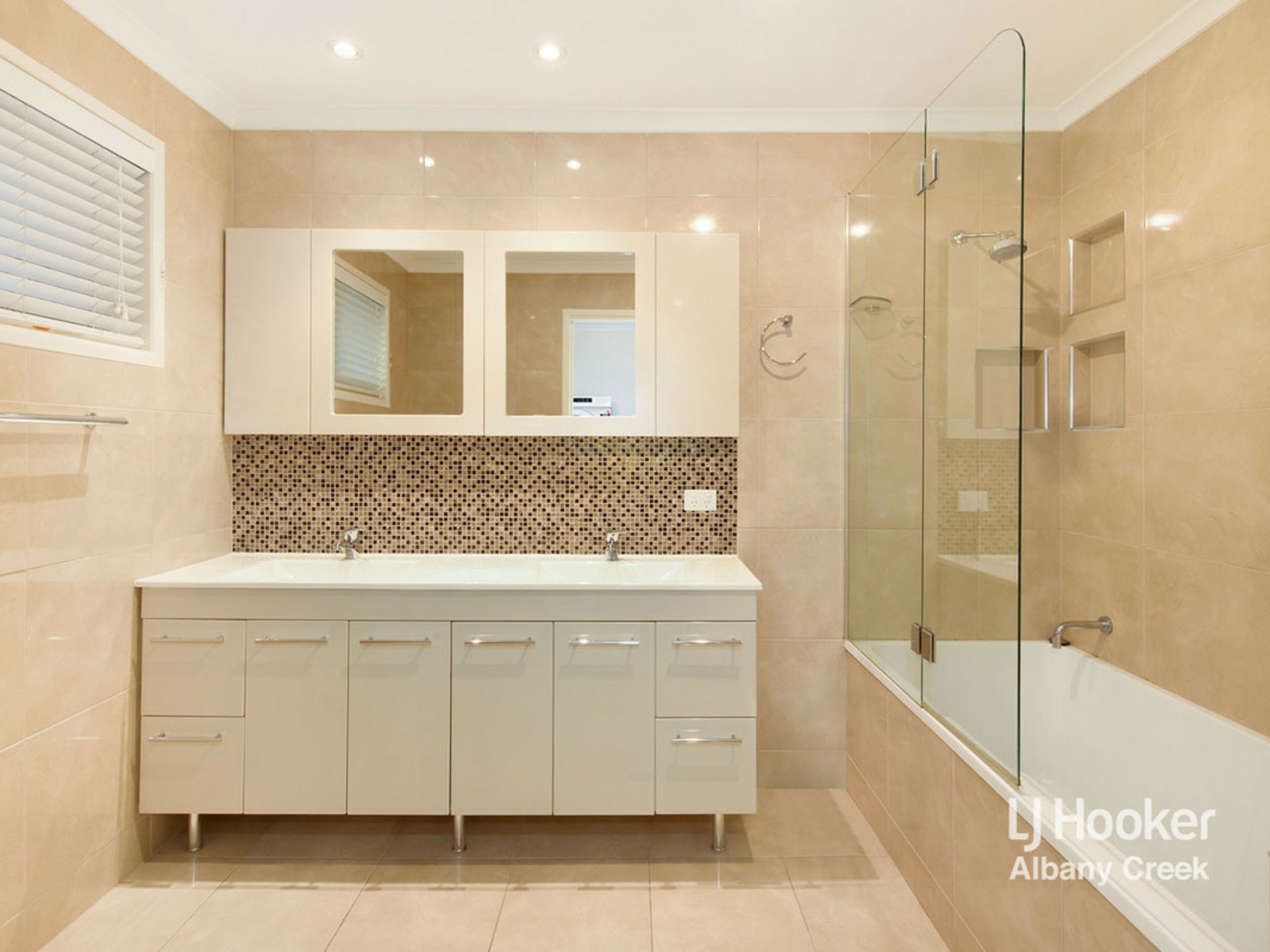 6 Fulmar Court, ALBANY CREEK
