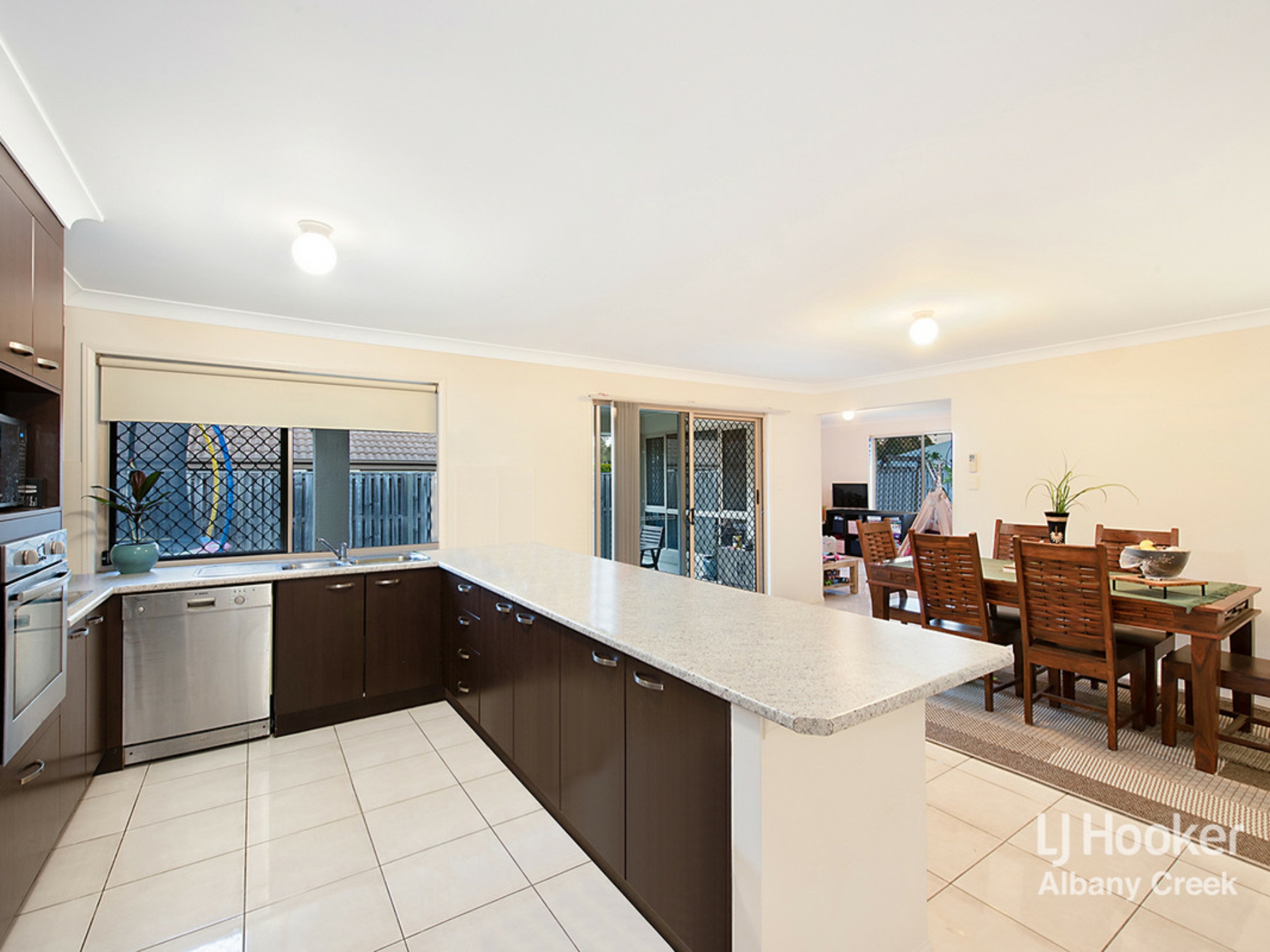 1 Bend Court, EATONS HILL