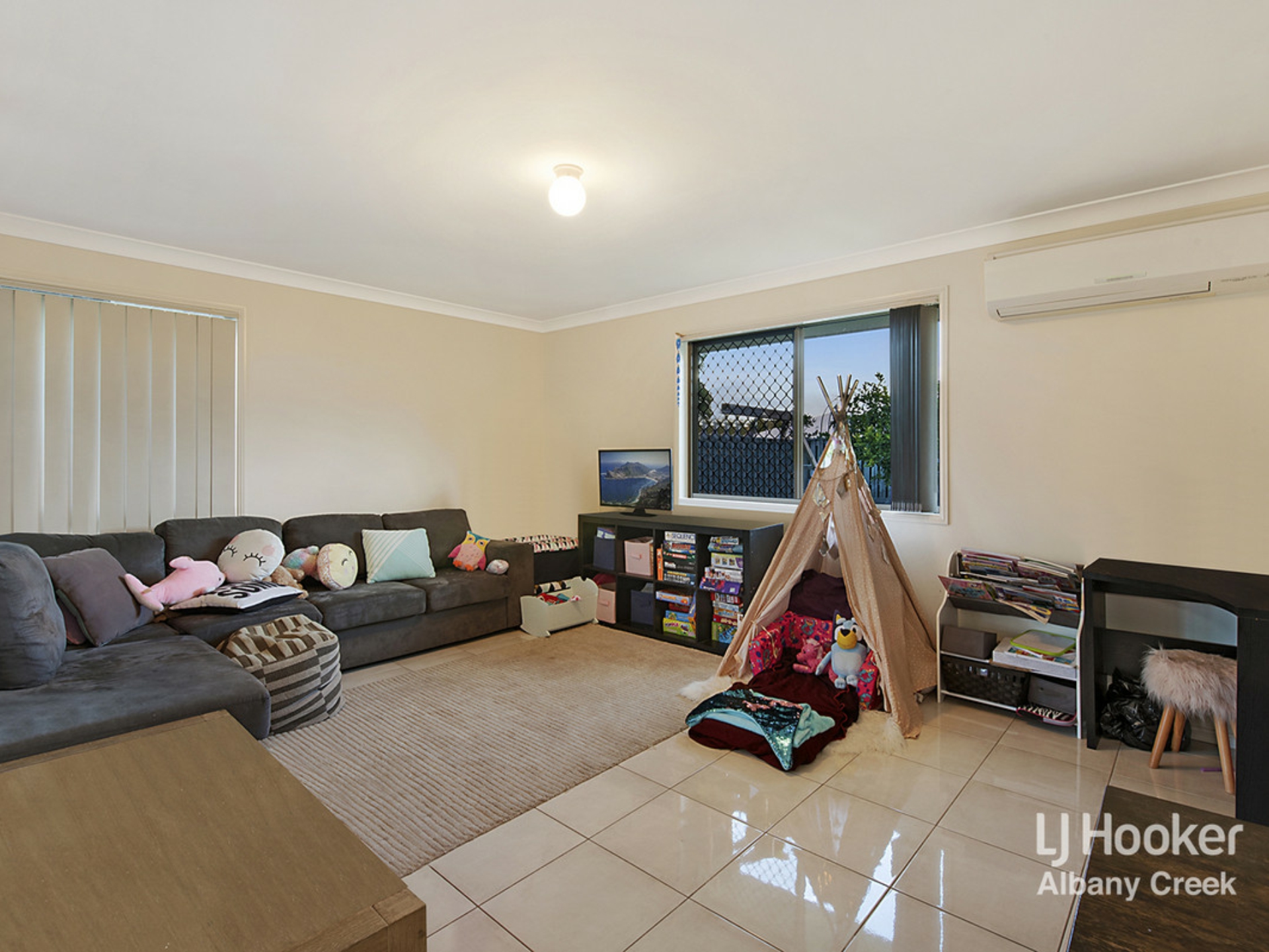 1 Bend Court, EATONS HILL