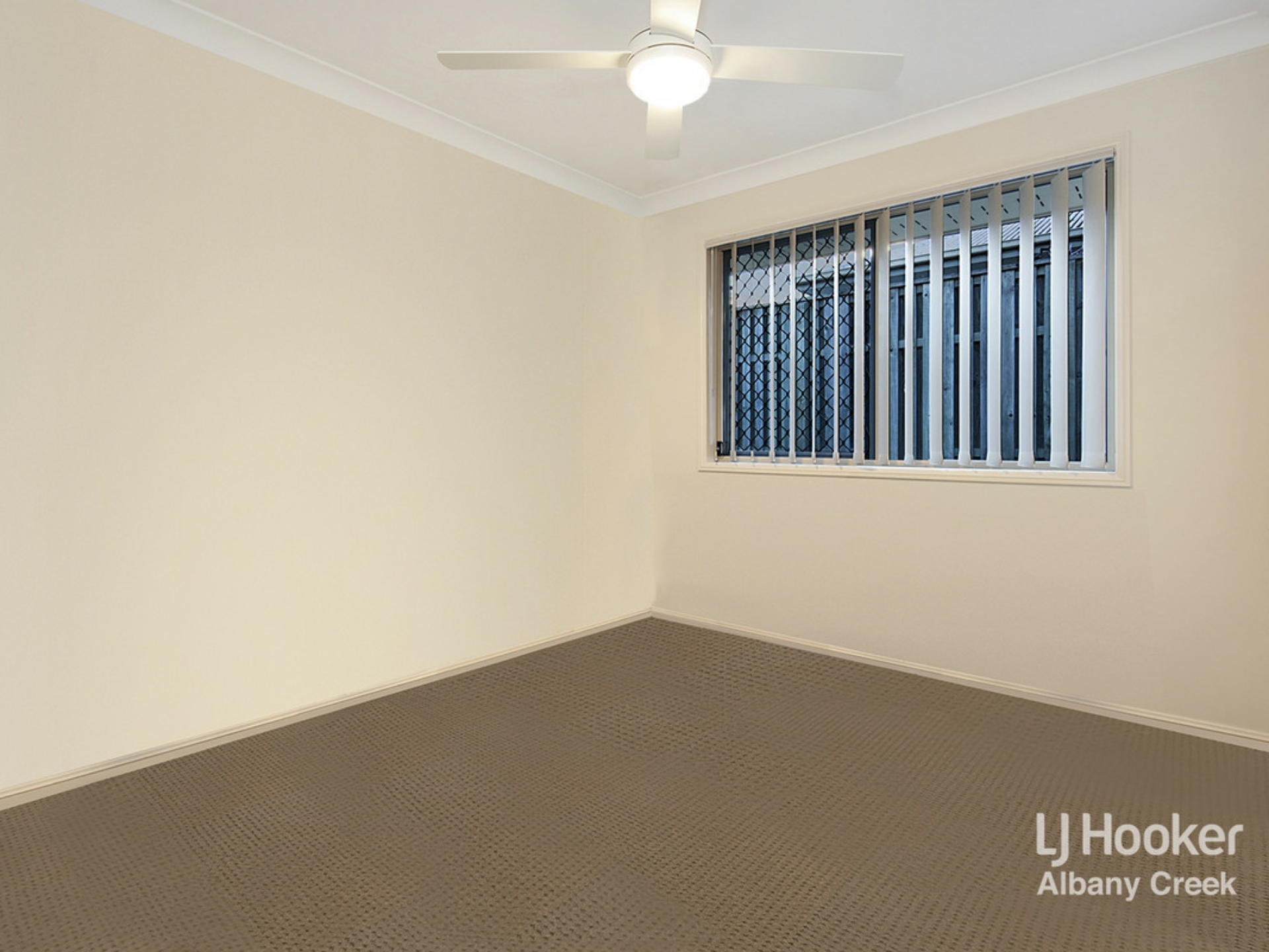 1 Bend Court, EATONS HILL