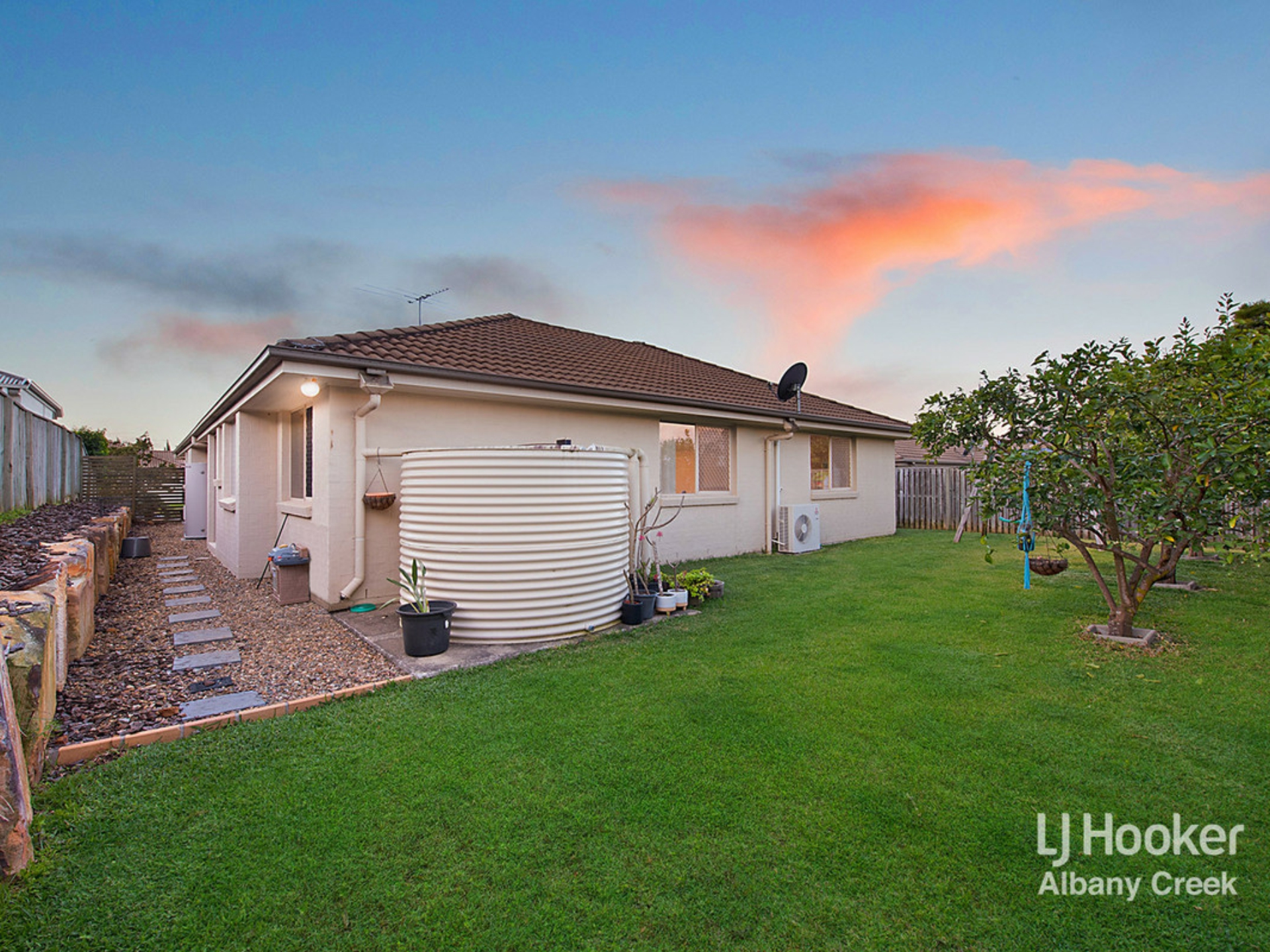 1 Bend Court, EATONS HILL