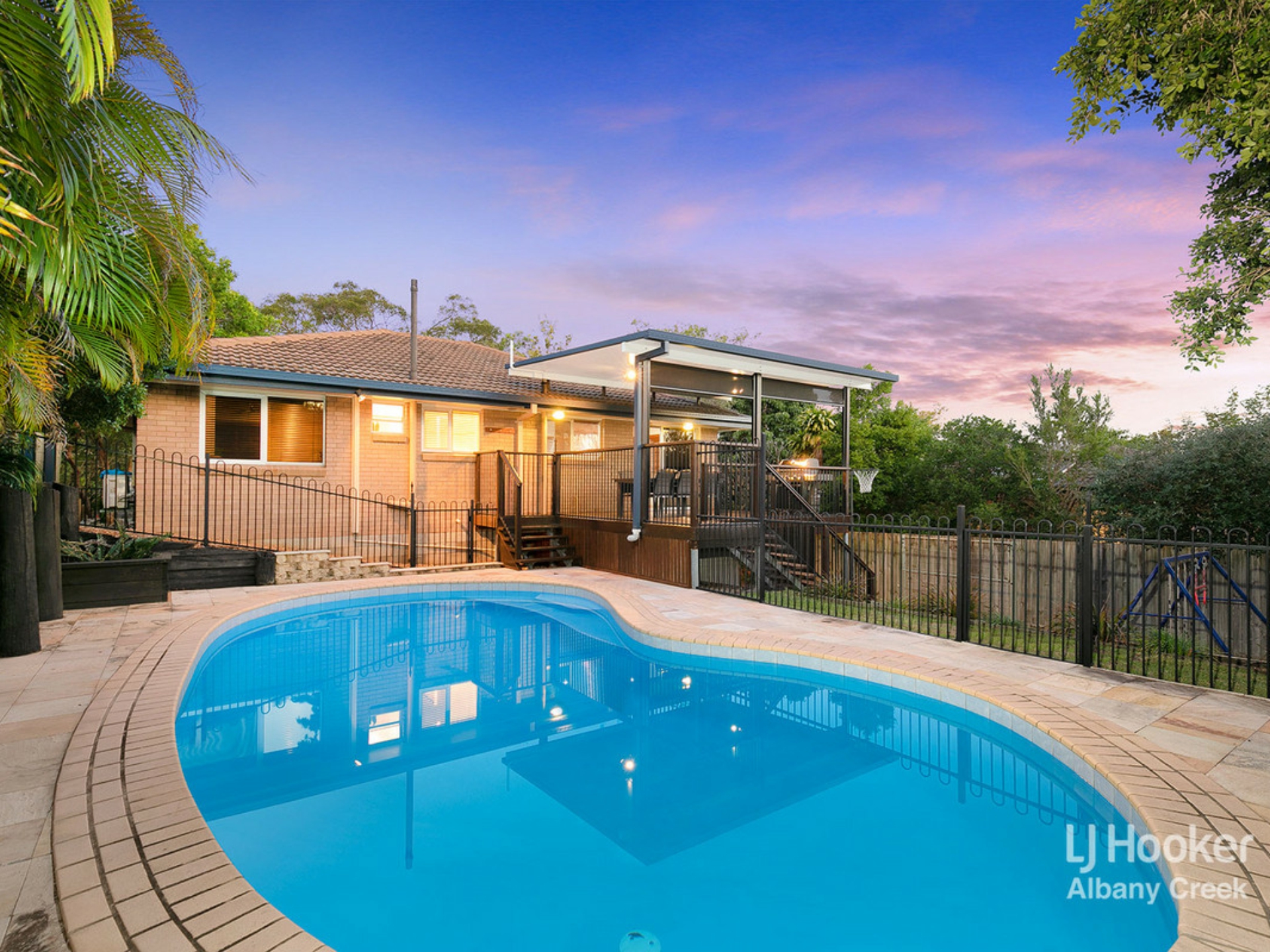 5 Camden Court Arana Hills QLD