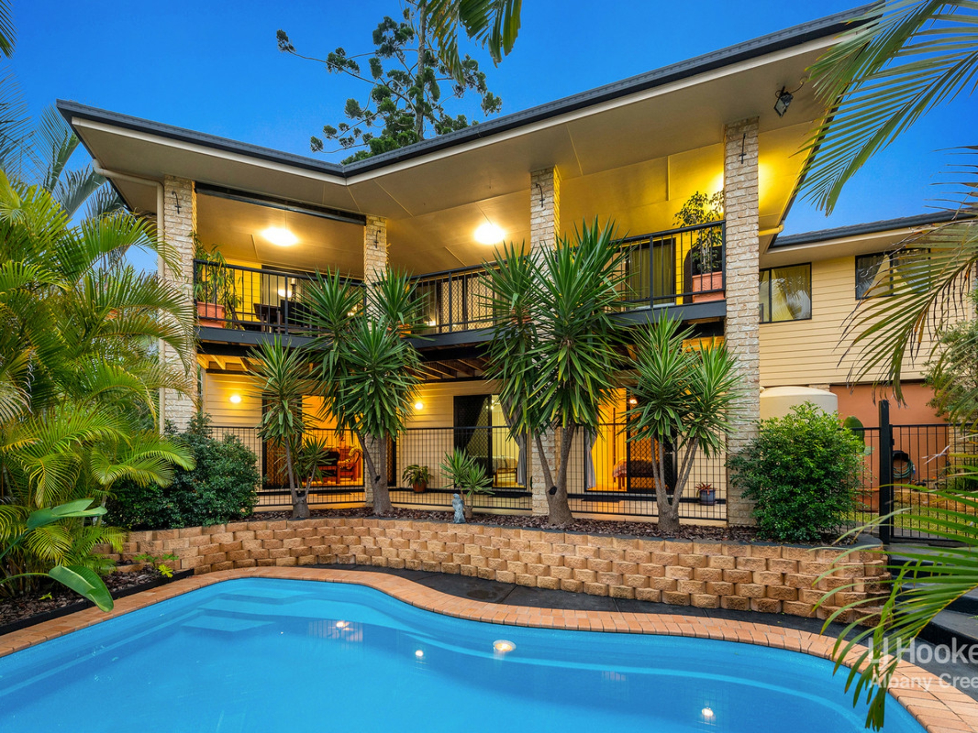 15 Hoop Pine Place, BRIDGEMAN DOWNS