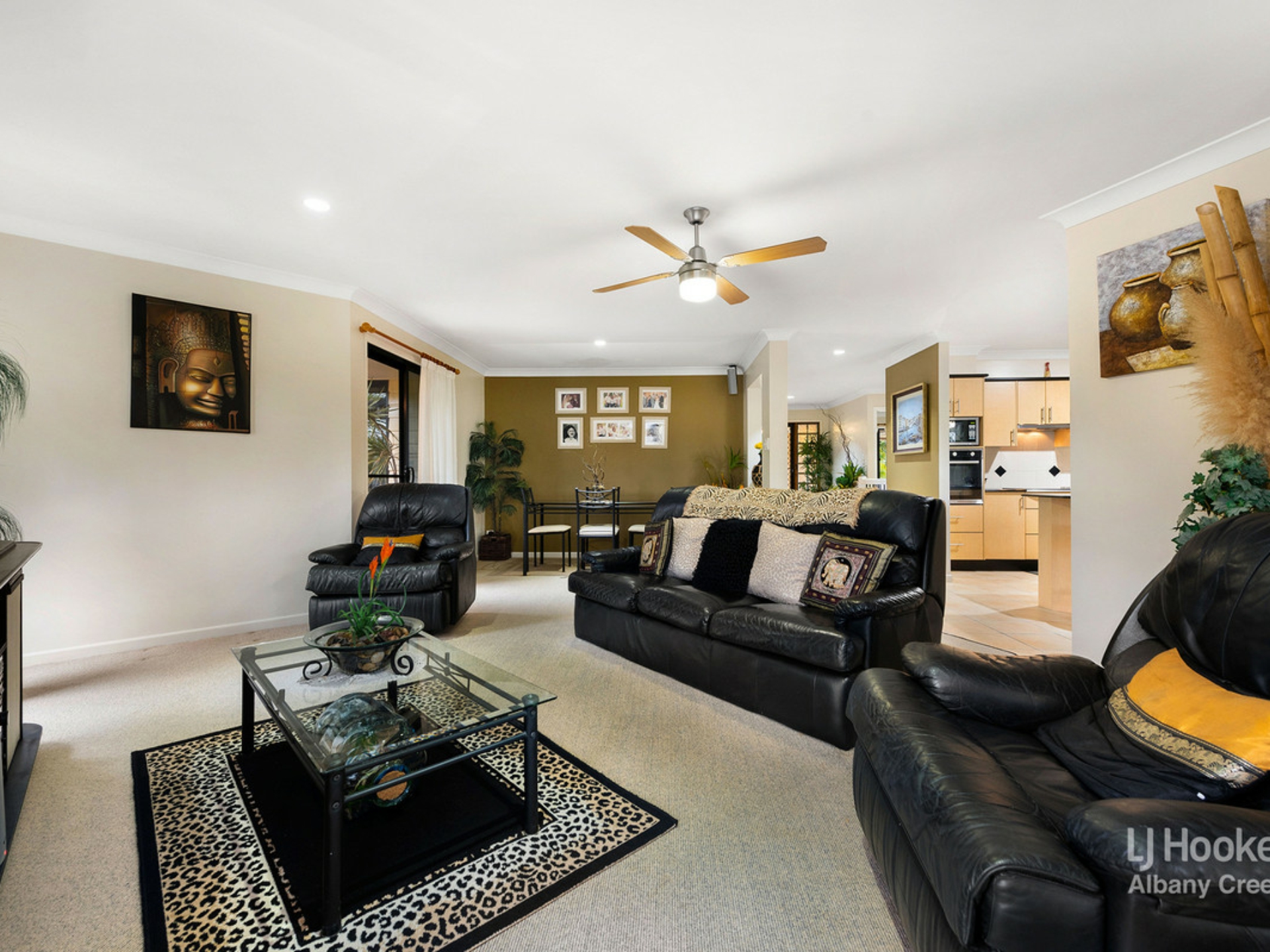 15 Hoop Pine Place, BRIDGEMAN DOWNS