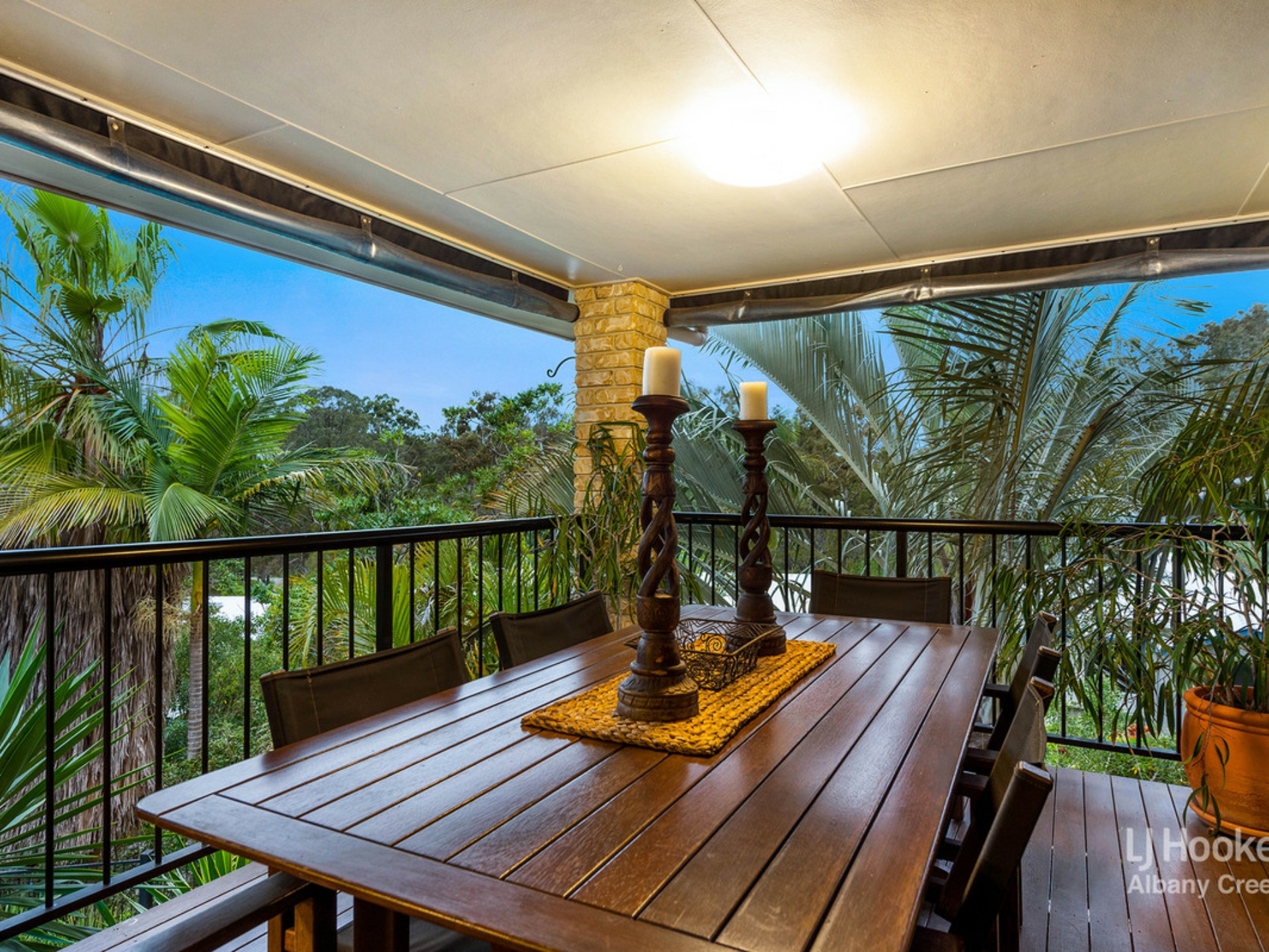 15 Hoop Pine Place, BRIDGEMAN DOWNS