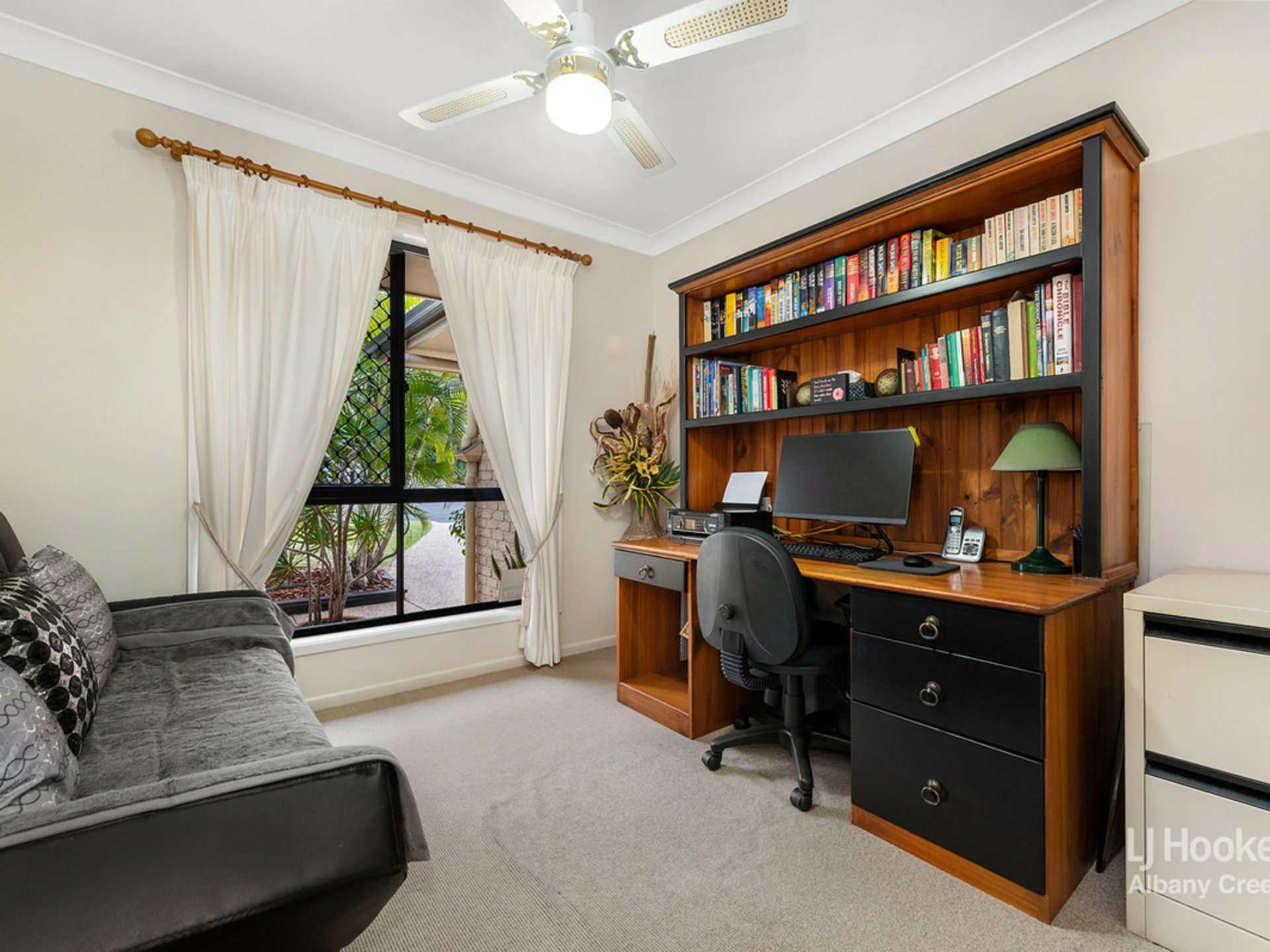 15 Hoop Pine Place, BRIDGEMAN DOWNS