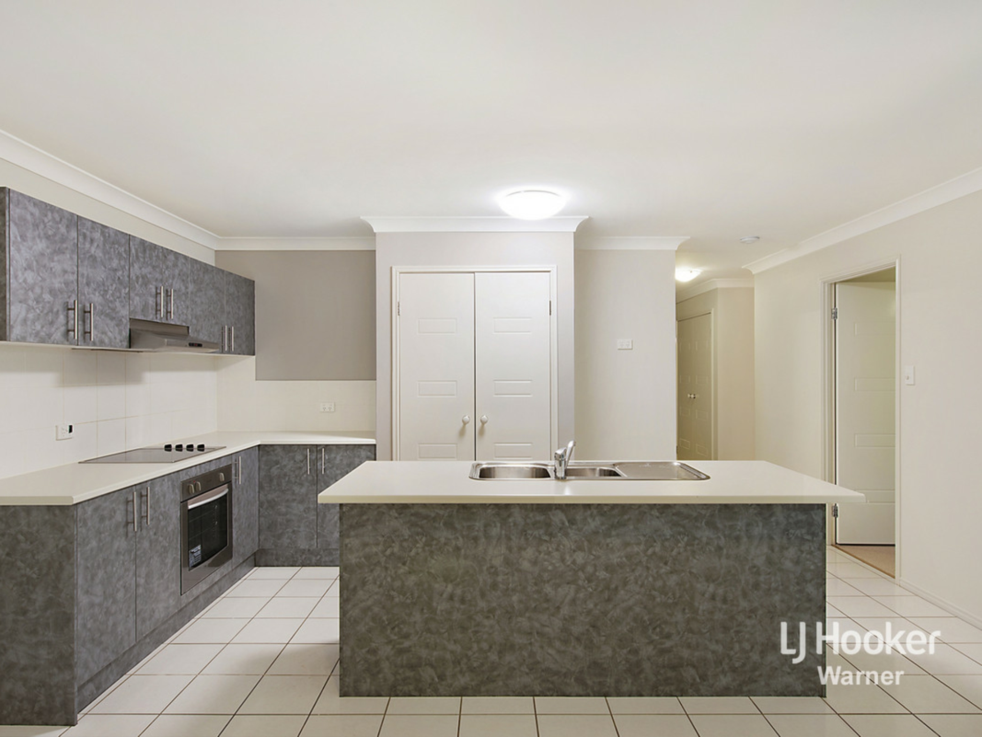 4 Morinda Court, Warner