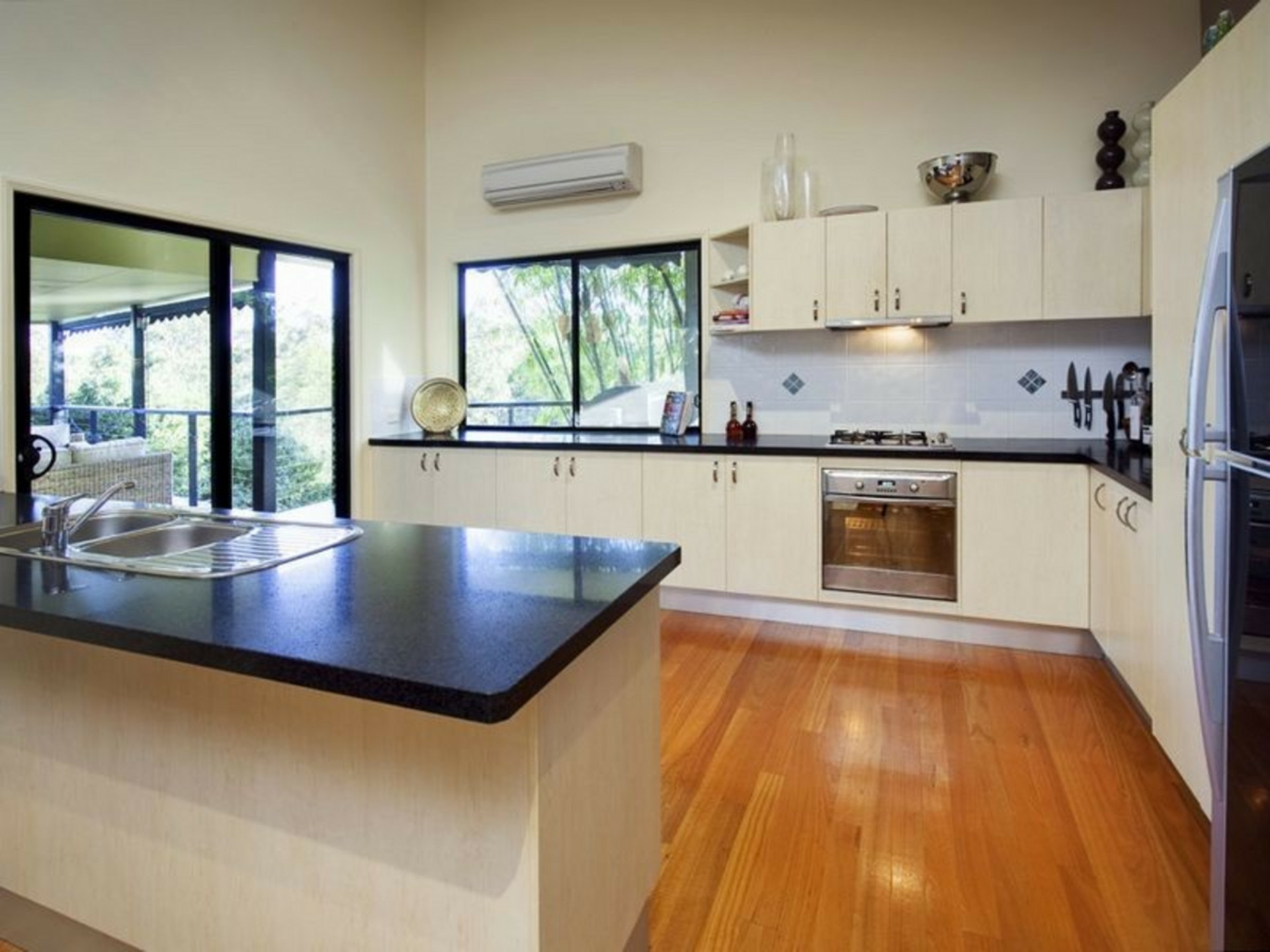 54 Ira Buckby Road West, CASHMERE
