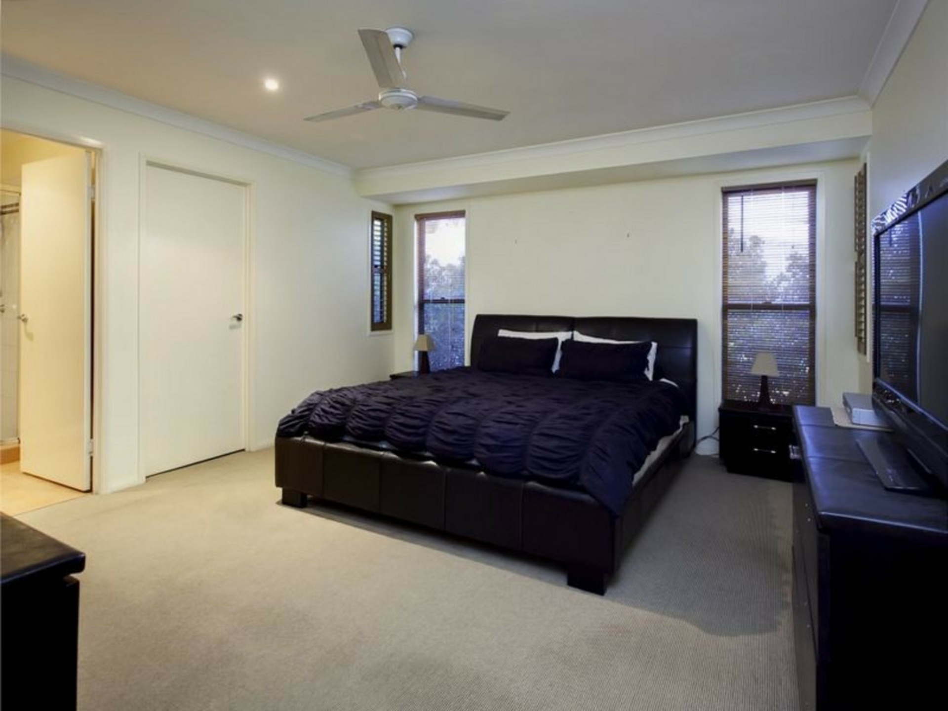 54 Ira Buckby Road West, CASHMERE