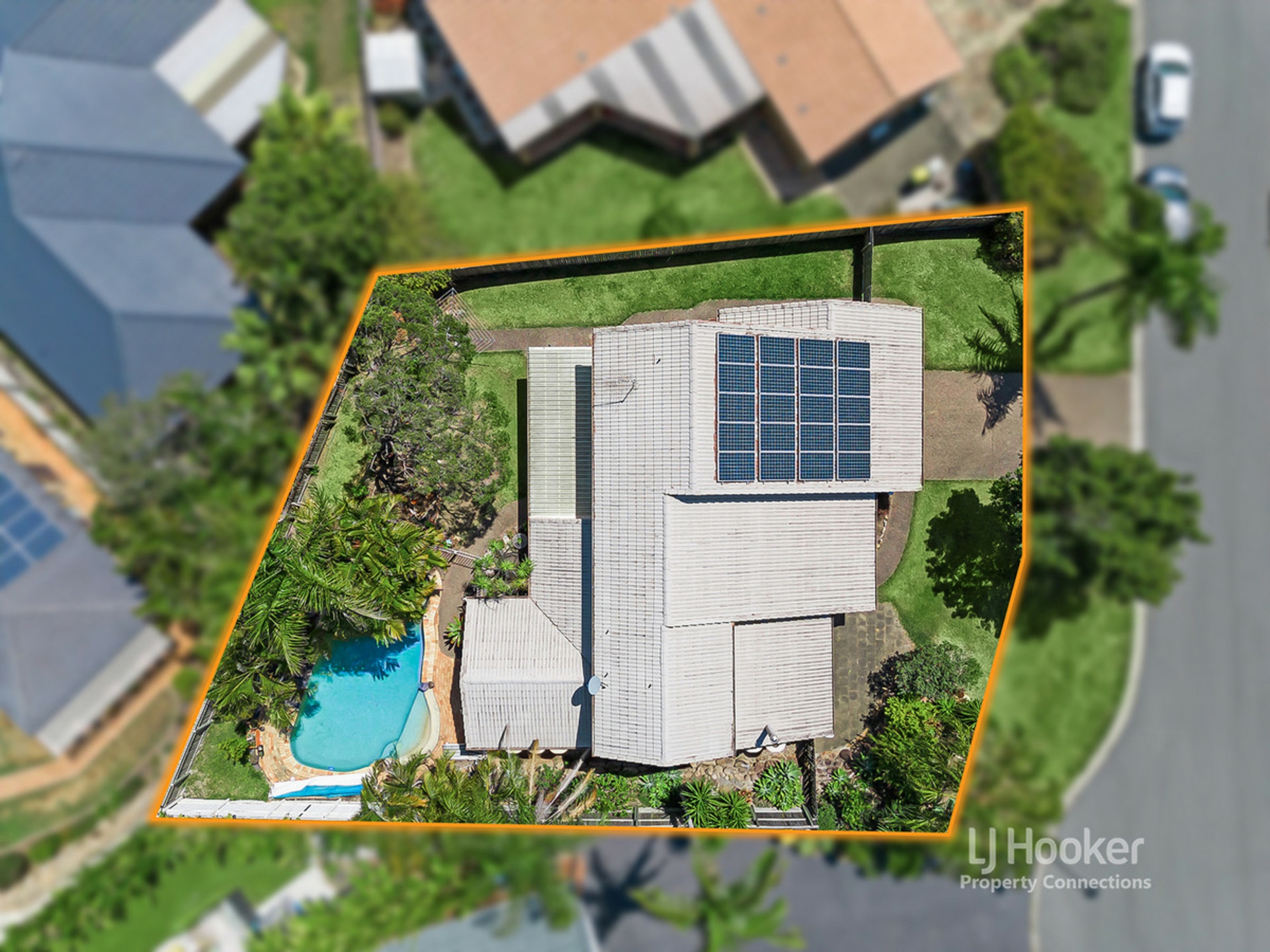 6 Pine Bark Court, ALBANY CREEK