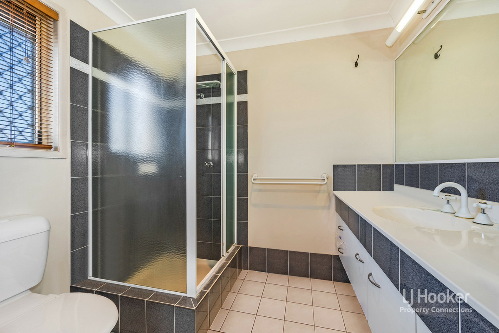 6 Pine Bark Court, ALBANY CREEK