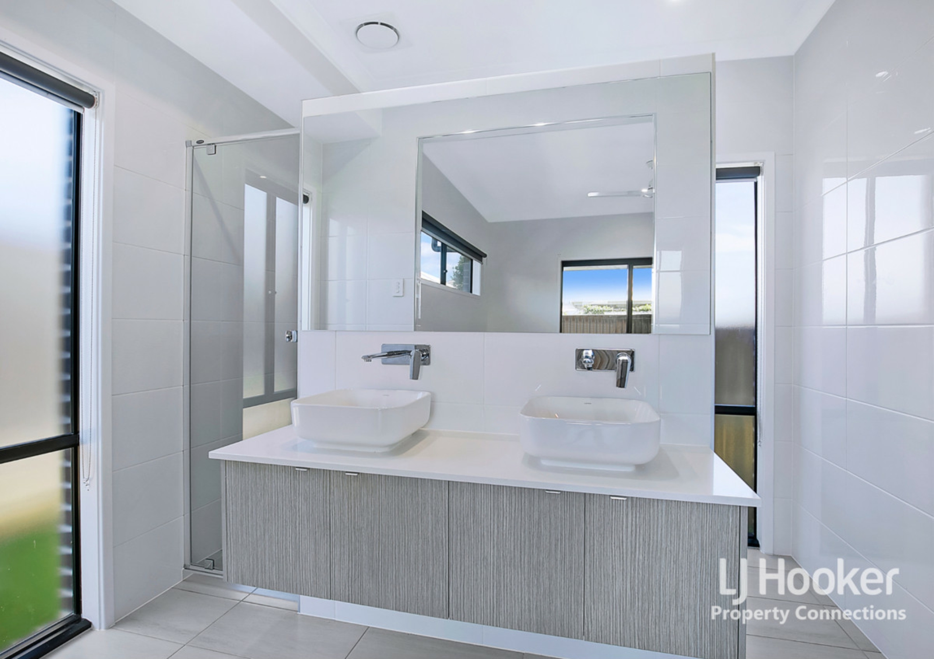 69 Lakeview Promenade, NEWPORT