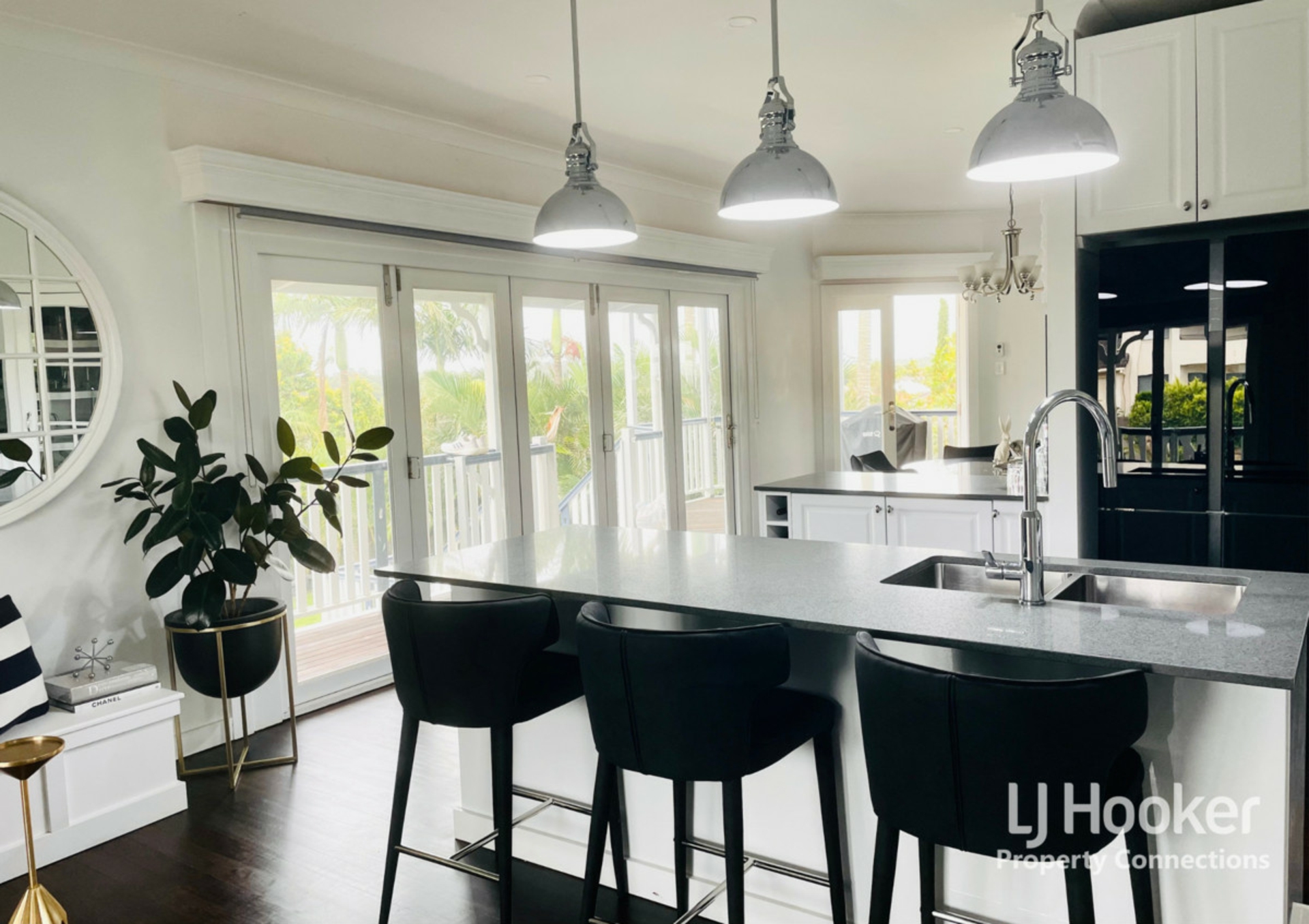 10 Hazelnut Close, WARNER