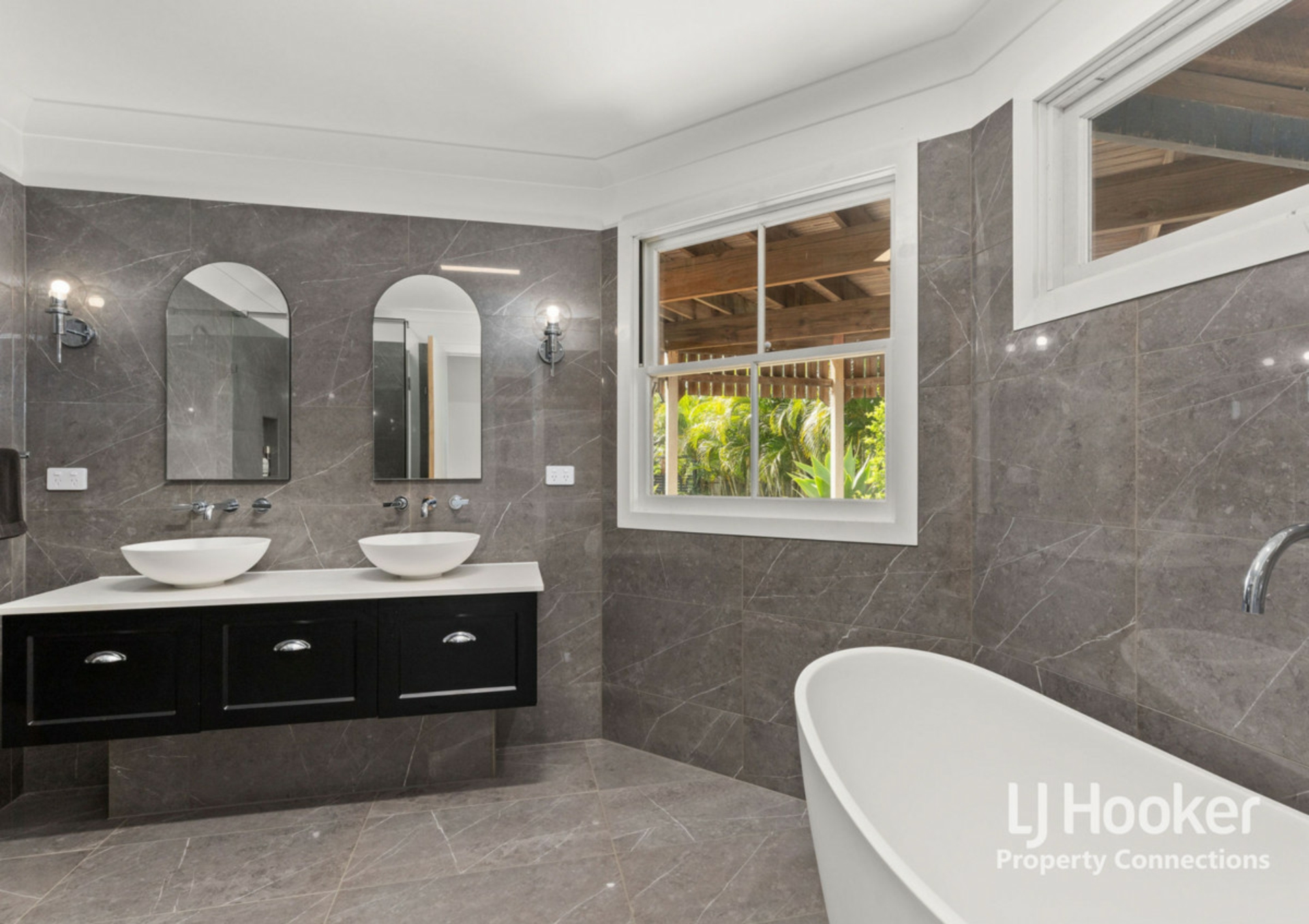 10 Hazelnut Close, WARNER