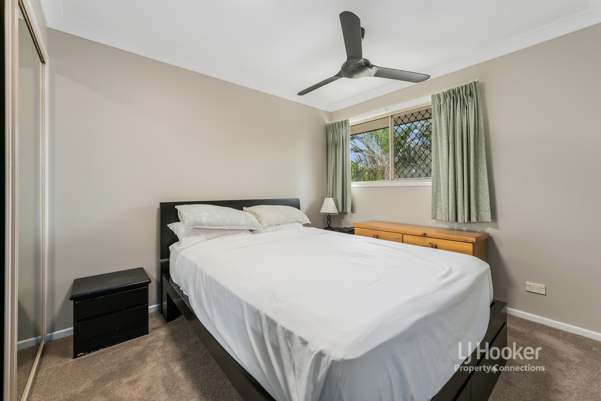6 Pine Bark Court, ALBANY CREEK