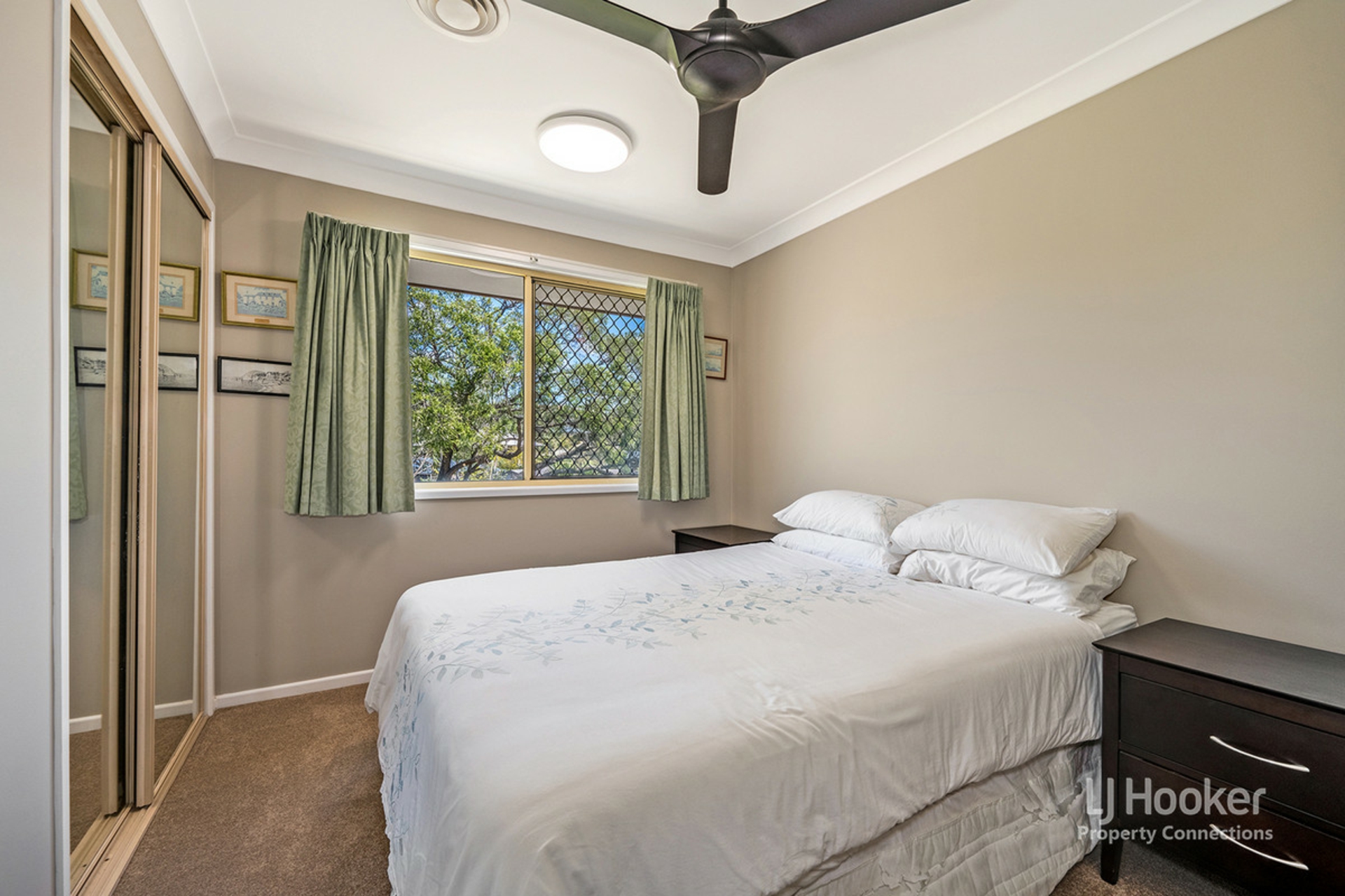 6 Pine Bark Court, ALBANY CREEK