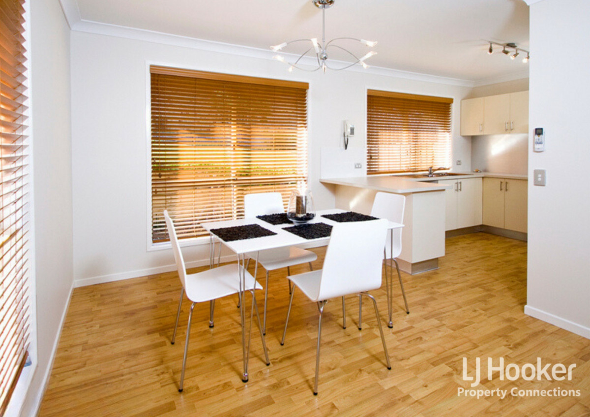 6 Ophelia Crescent, EATONS HILL