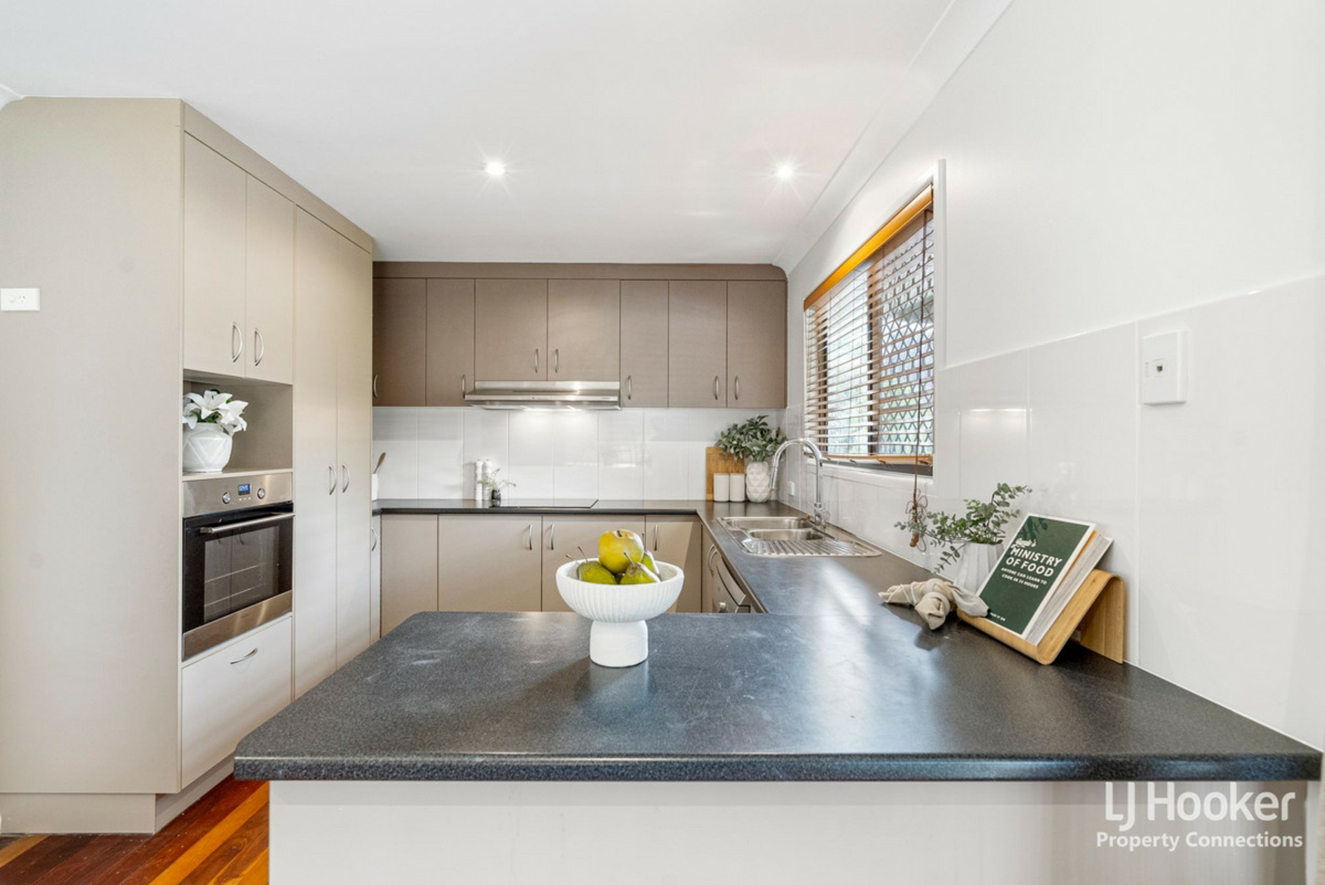 1 Folkstone Avenue, ALBANY CREEK