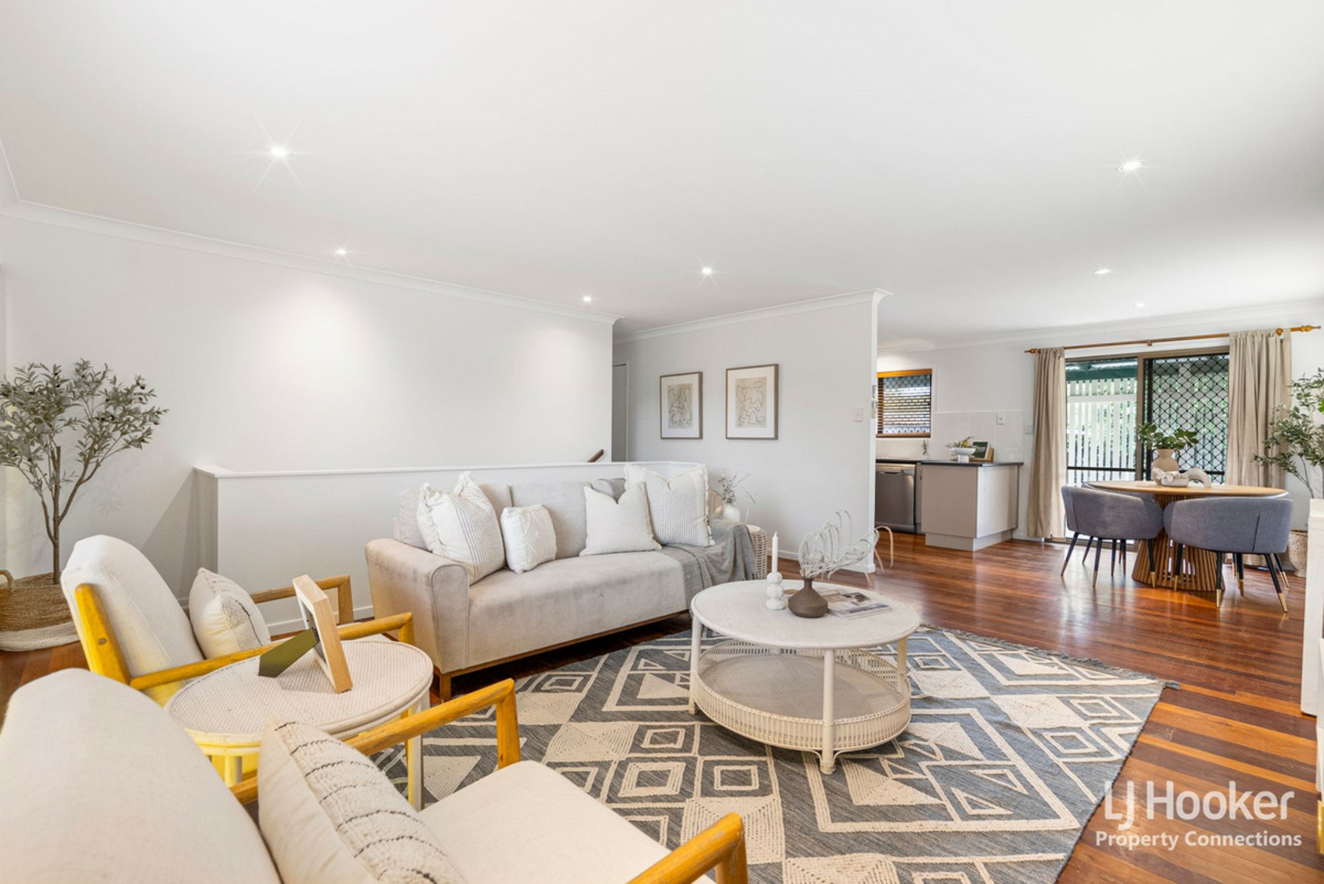 1 Folkstone Avenue, ALBANY CREEK