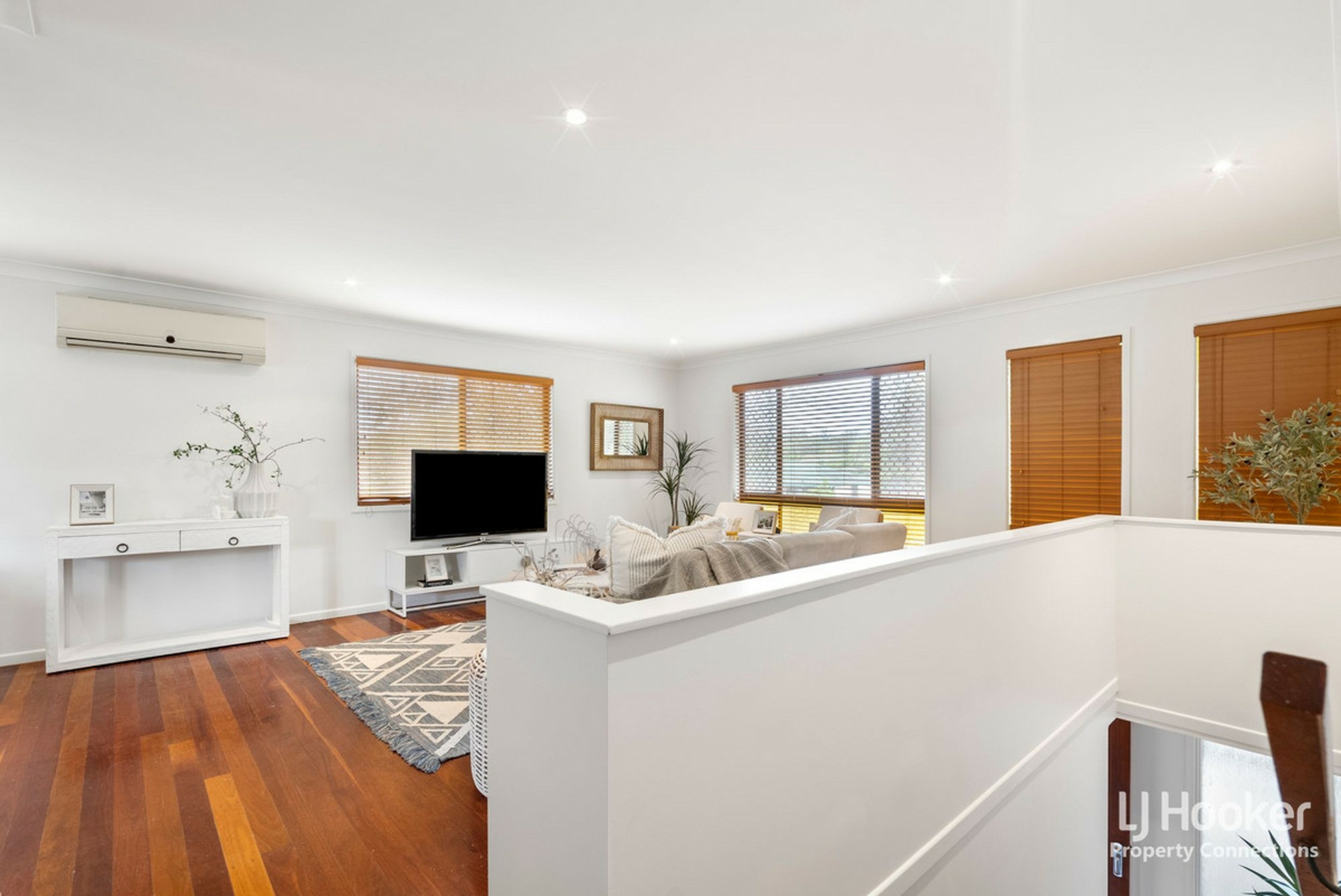 1 Folkstone Avenue, ALBANY CREEK