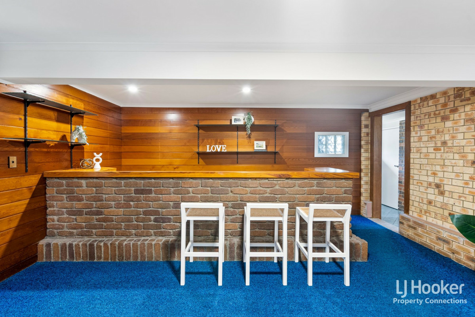1 Folkstone Avenue, ALBANY CREEK