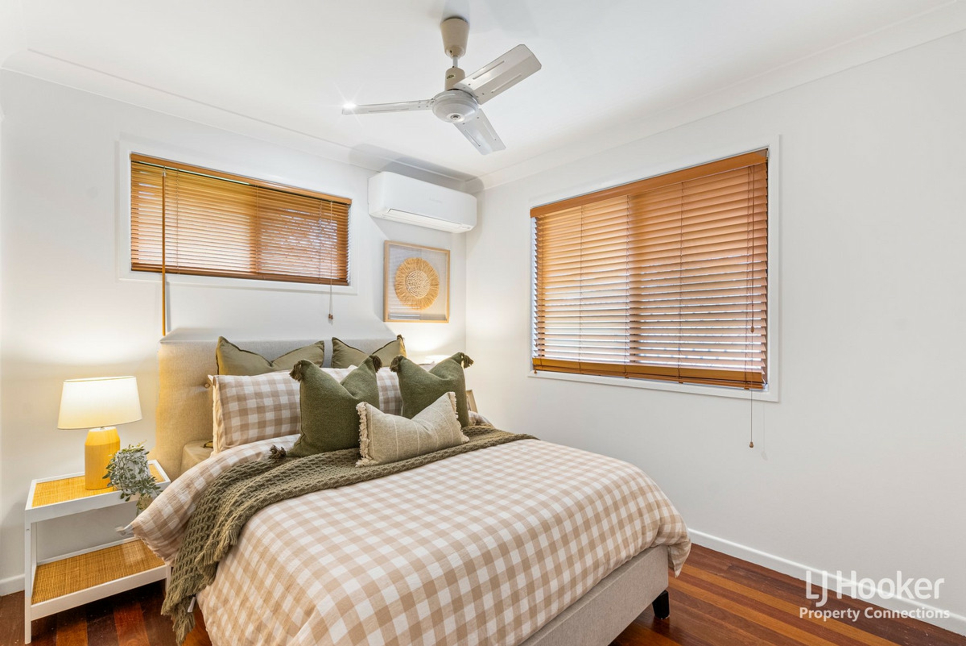 1 Folkstone Avenue, ALBANY CREEK