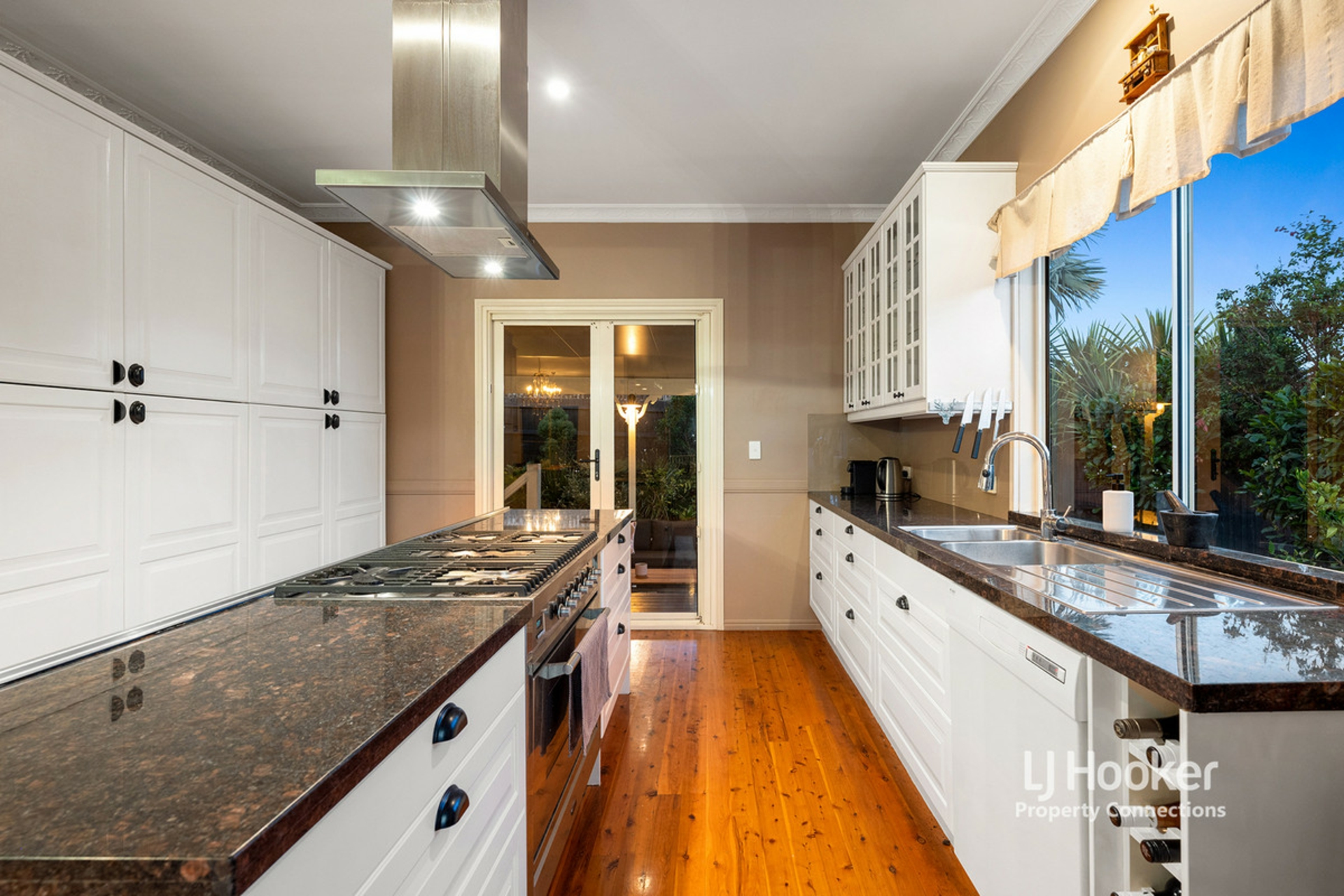 16 Talisman Court, EATONS HILL