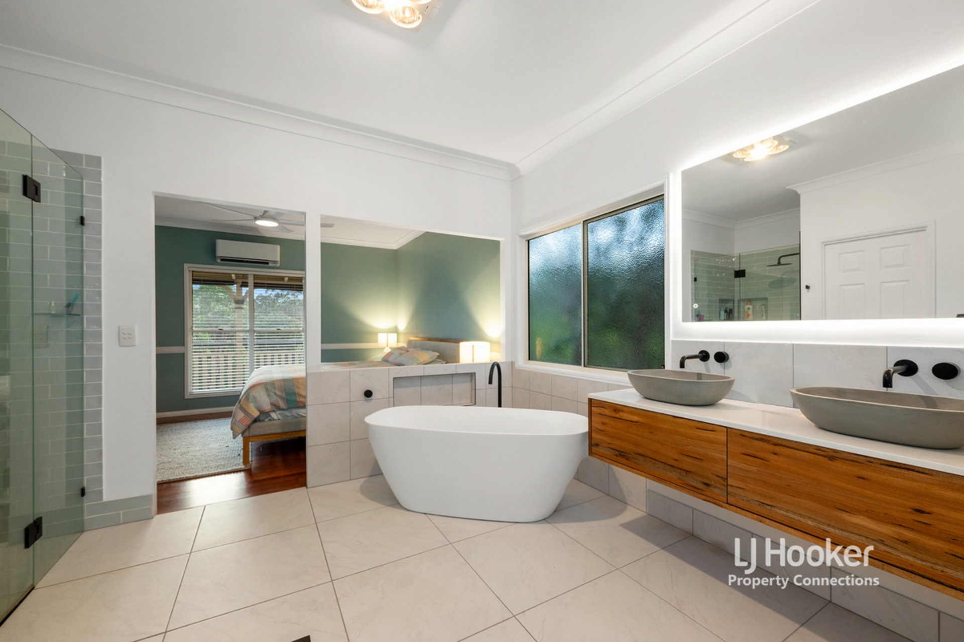 16 Talisman Court, EATONS HILL