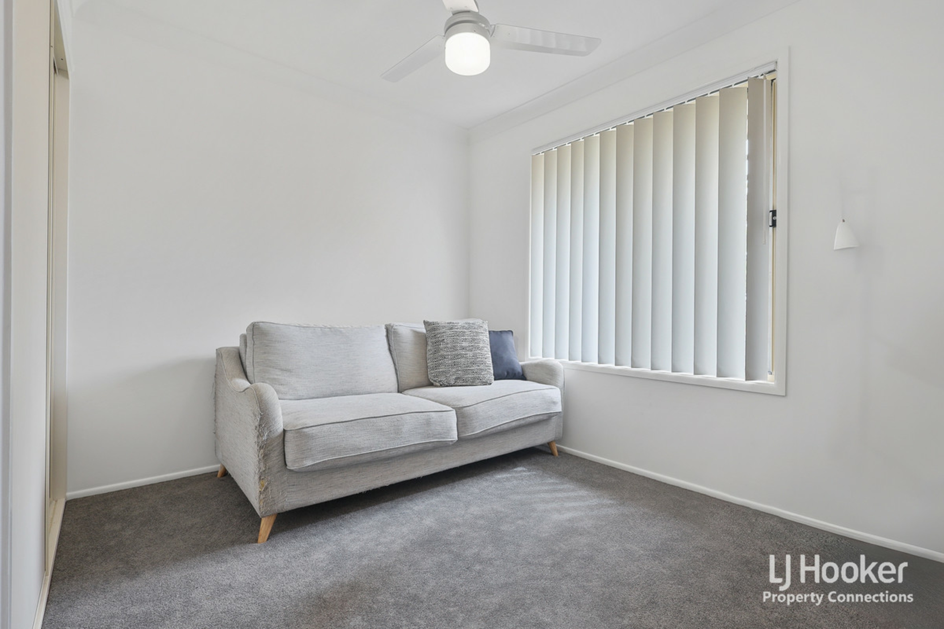 8 Handel Court, EATONS HILL