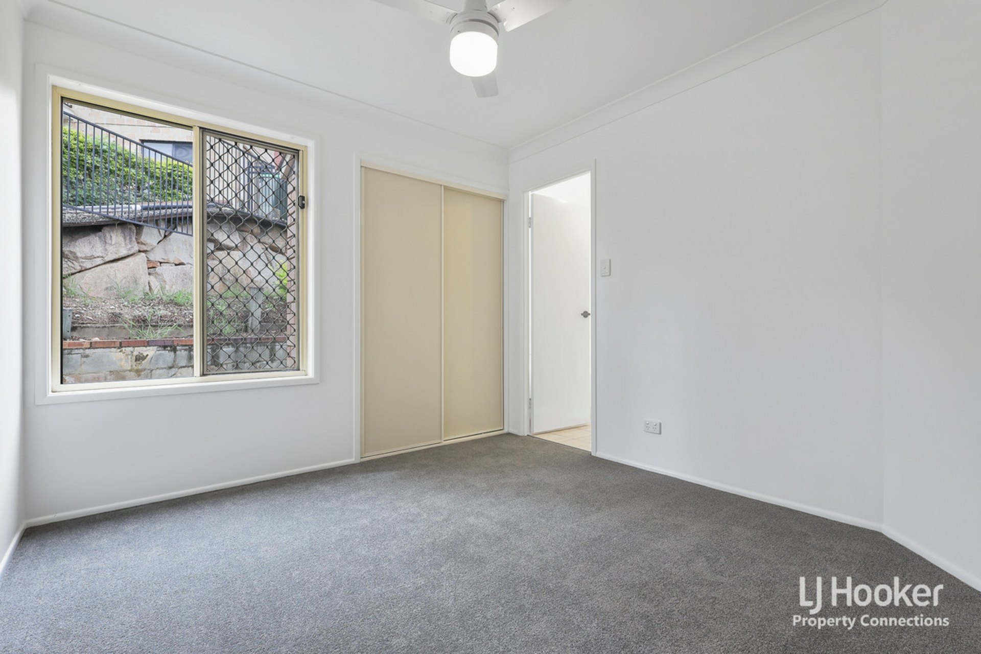 8 Handel Court, EATONS HILL