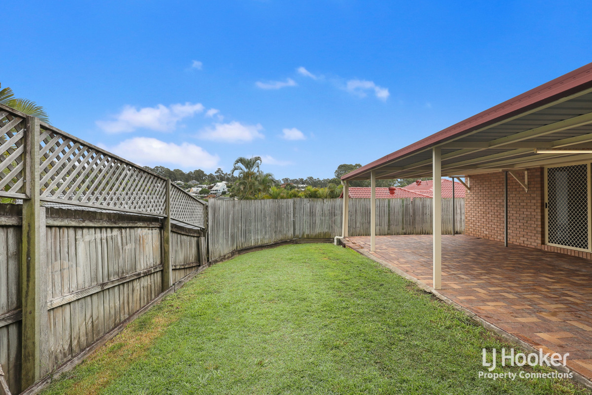 8 Handel Court, EATONS HILL