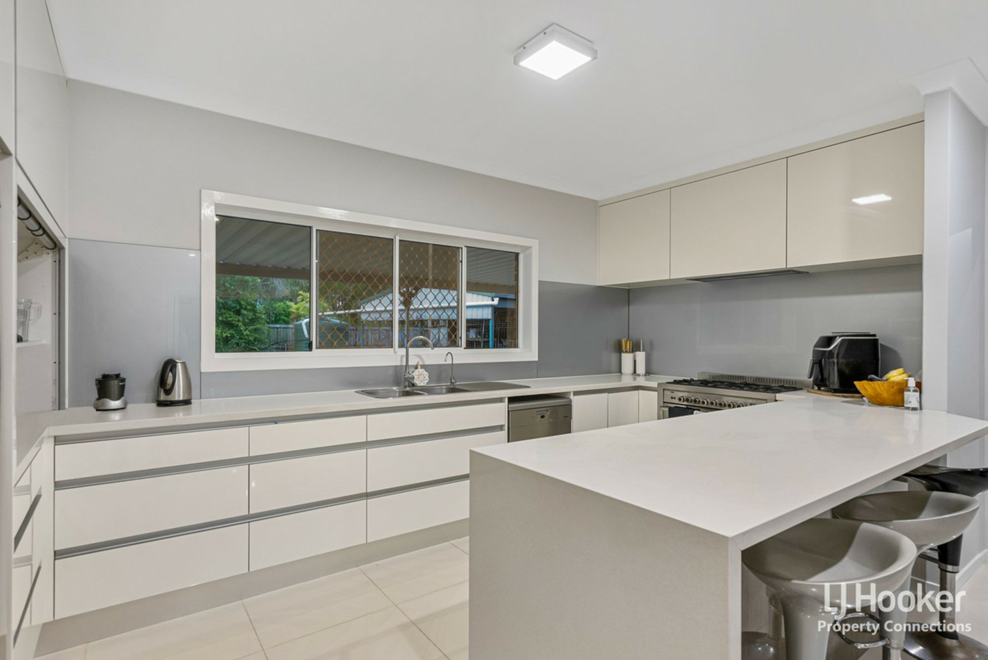 14 Raven Court, WARNER
