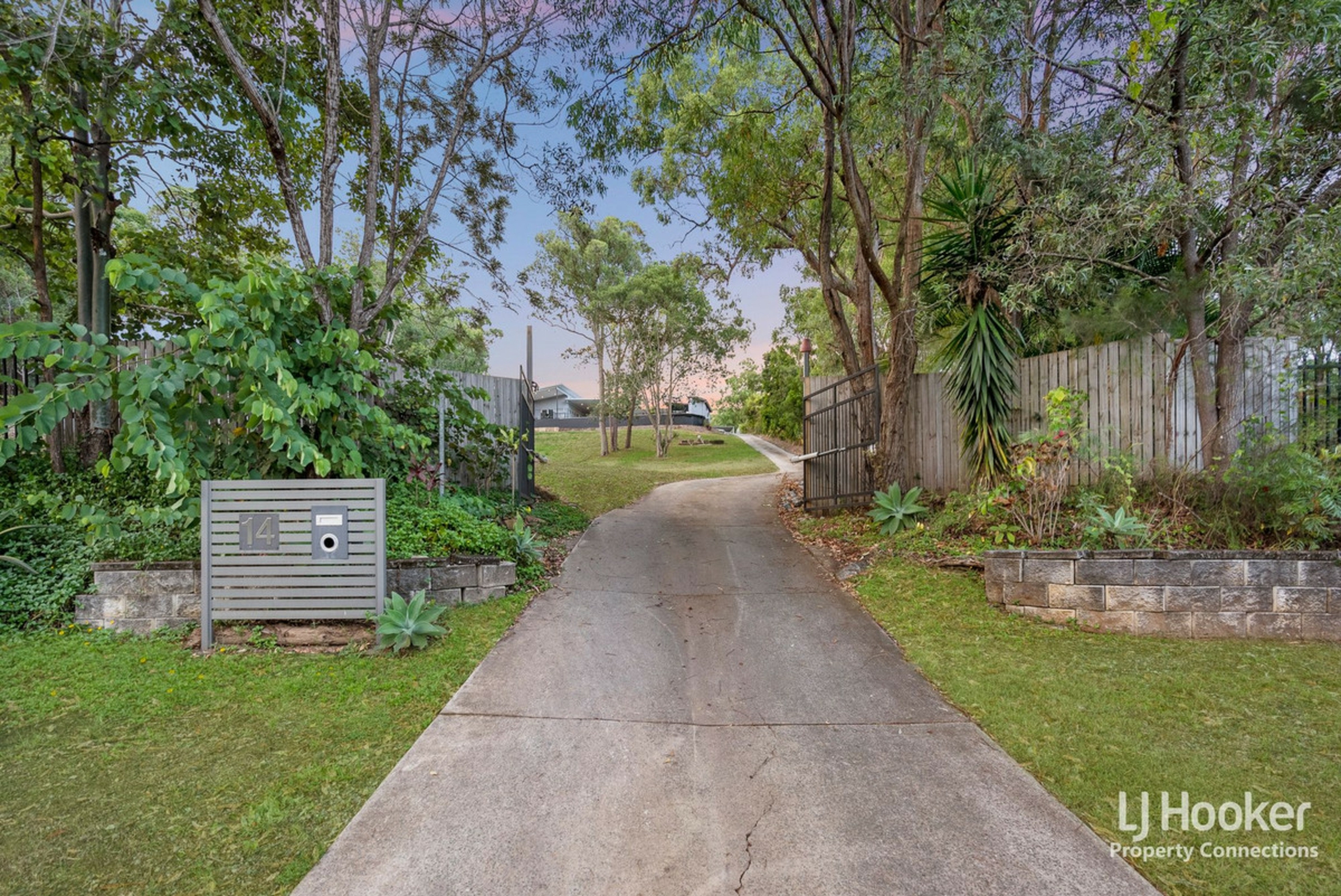 14 Raven Court, WARNER